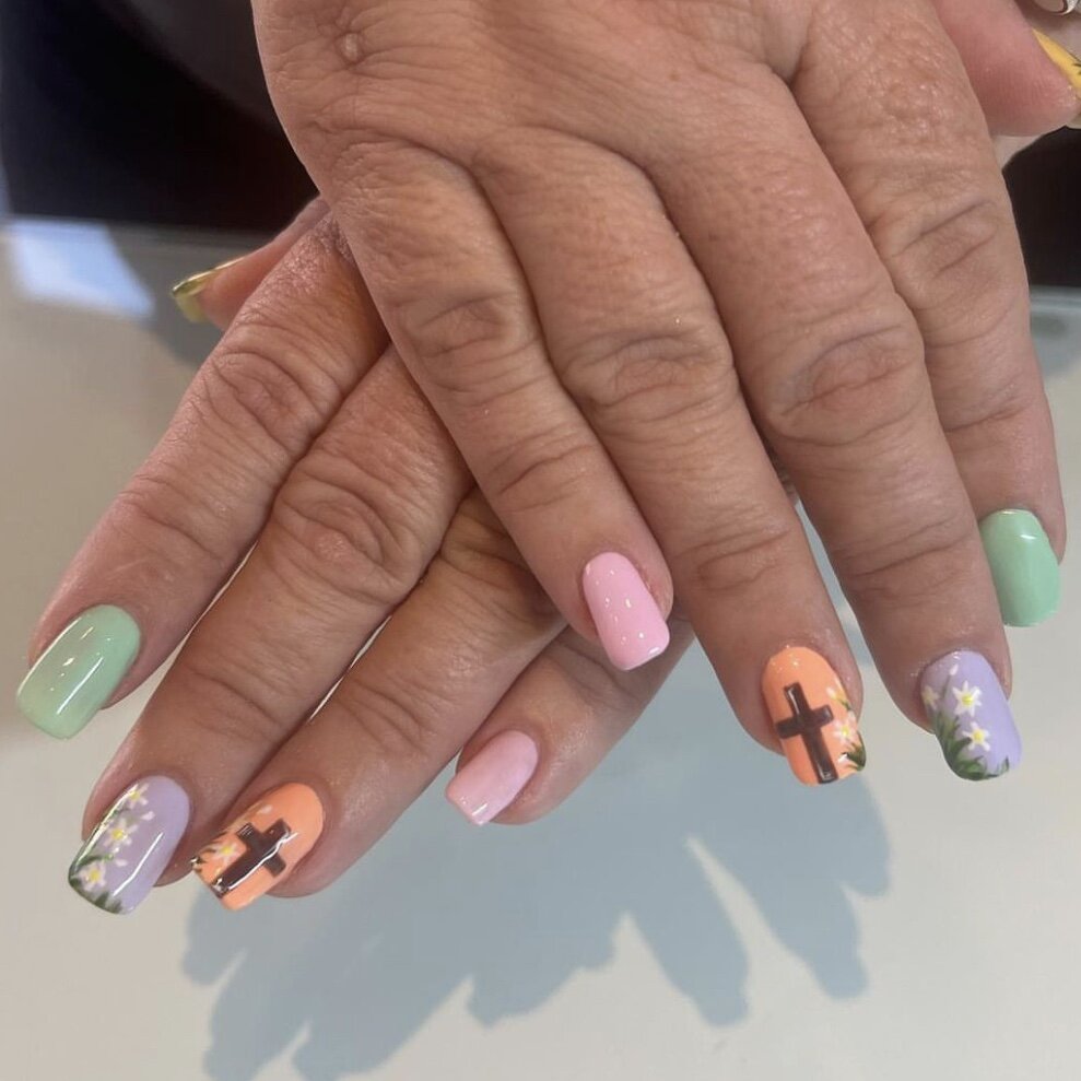 ➡️Swipe to see the cutest bunnies this side of the Mississippi!🐰

💅Nail art by @nailsby.fyn 
💅Nails by Nails by Holly Cain 

#bsbdestin #destinnails #destinfwb #todoindestin #destinsalon #easternails #holidayisle #emeraldcoast