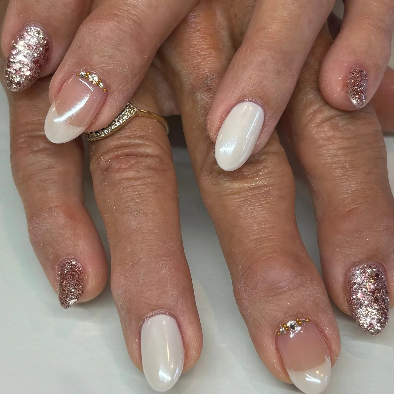 "Timeless design, refined sparkle" ✨

Nails by @nailsby.fyn 

📞 Call or visit our website to book an appointment!

☎ (850) 353-2804
💻 bsbdestin.com

 #destingel #destinmani #gelmanicure #destinsalon #destinnailart #destinnailtech #NailGoa