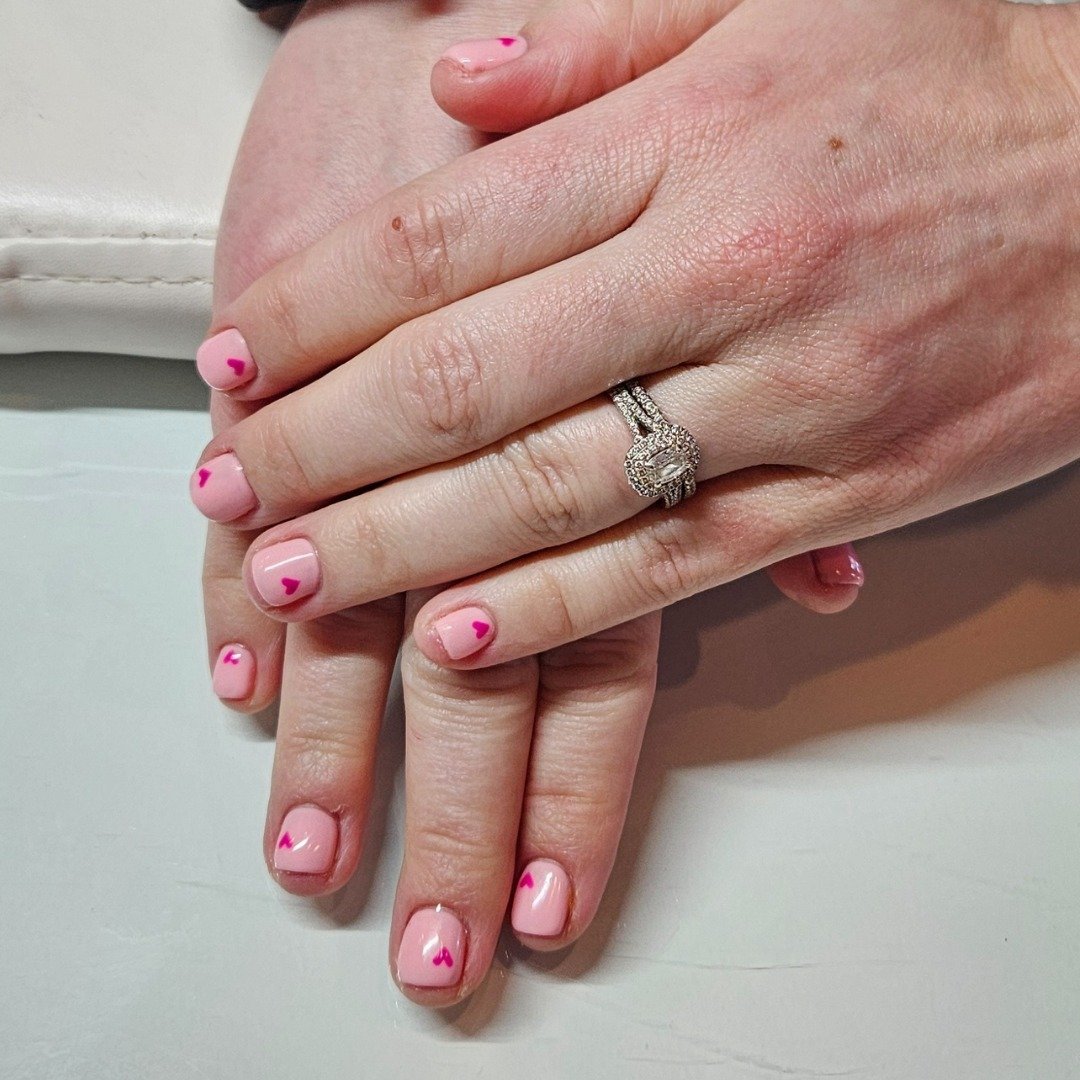 Pink mood, tiny heart ❤

Nails by @nailsby.fyn 

☎ Call or visit our website to book an appointment

📞 (850) 353-2804
💻 bsbdestin.com

 #destinsalon #destinmani #destinnailtech #spaday #destinspa #pinknails #nailsfortwaltonbeach #fortwaltonbeachnai