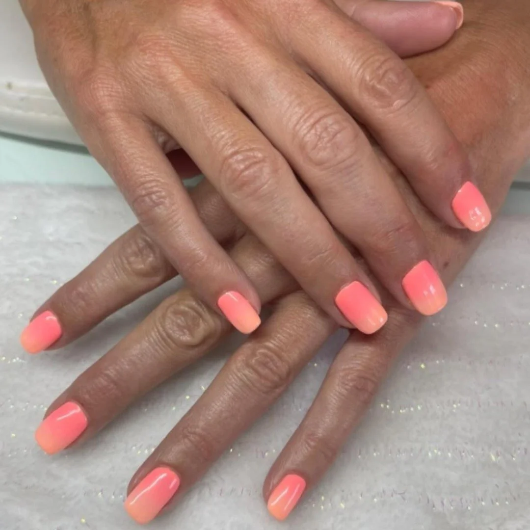 Peachy ombre perfection 🍑✨

💅 Nails by @@beachsidebeauty_giselle 

☎ Call or visit our website to book an appointment

📞 (850)-353-2804
💻 bsbdestin.com

 #destinnails #fortwaltonbeachnails #destinmani #destinspa #salon #beachsidebeauty #bsbdestin