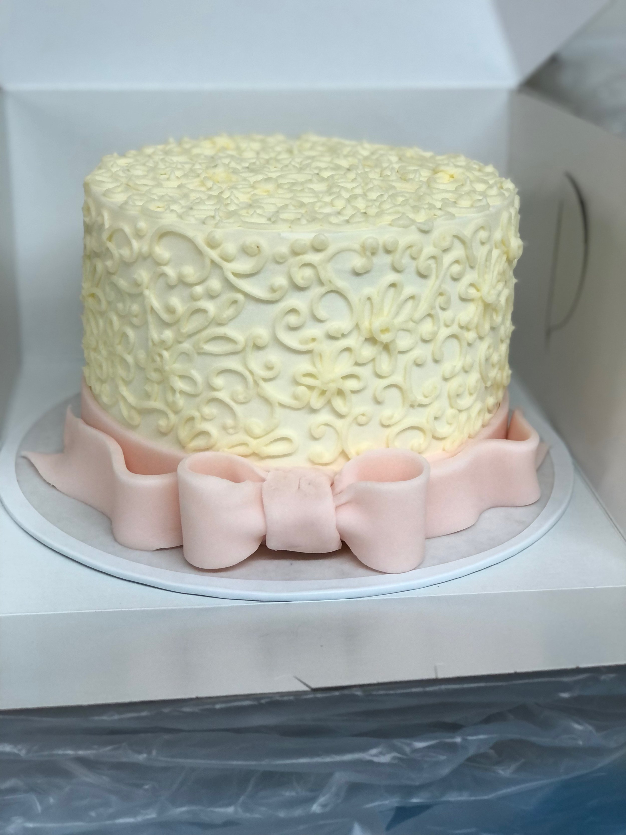 Pink Bow cake.JPEG