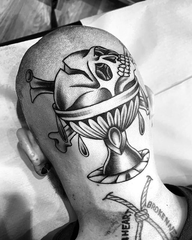 Tattooed @rude666crude thumb t&rsquo;other day 😂😂 ALL EMAILS AND MESSAGES HAVE BEEN REPLIED TO! IF YOU ARE STILL WAITING ON A REPLY, PLEASE GIVE ME A NUDGE! I MAY HAVE MISSED ONE OR TWO MESSAGES! Tattooed proudly @hijinkstattooclub #tattoo #fratton