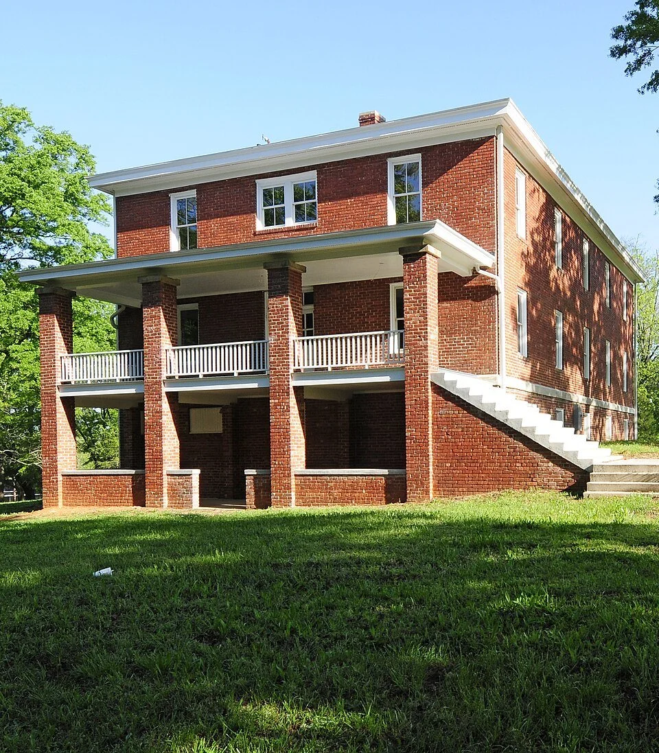 Kumler_Hall.jpg
