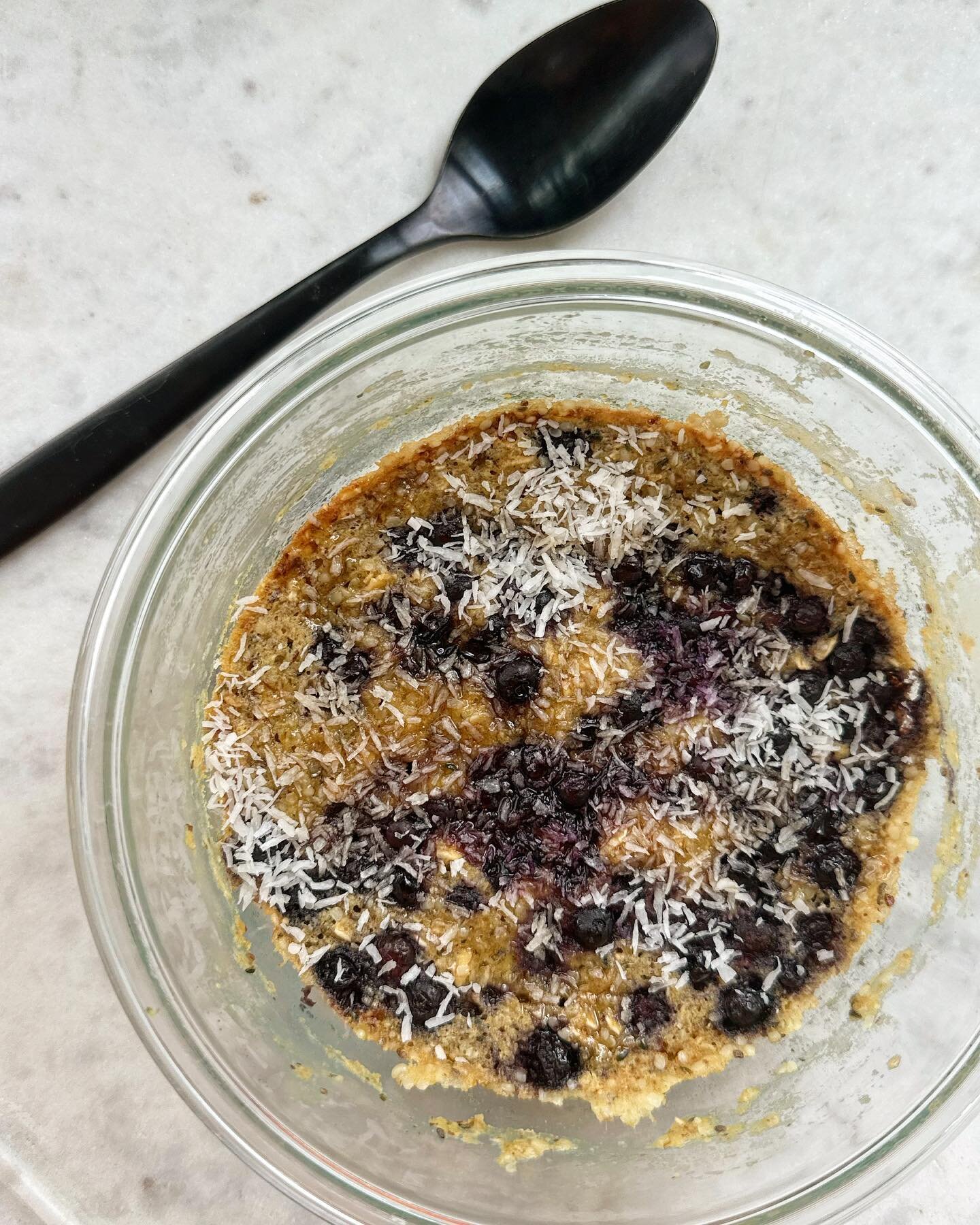 My breakfast on repeat these days! 

Let&rsquo;s call it a high protein breakfast oatmeal mug cake🤷🏻&zwj;♀️&hellip;. aka the ultimate Treesh cake 💥 

This meal is loaded with omega 3s, iron and fiber! 12g to be exact. 
It&rsquo;s the perfect recip