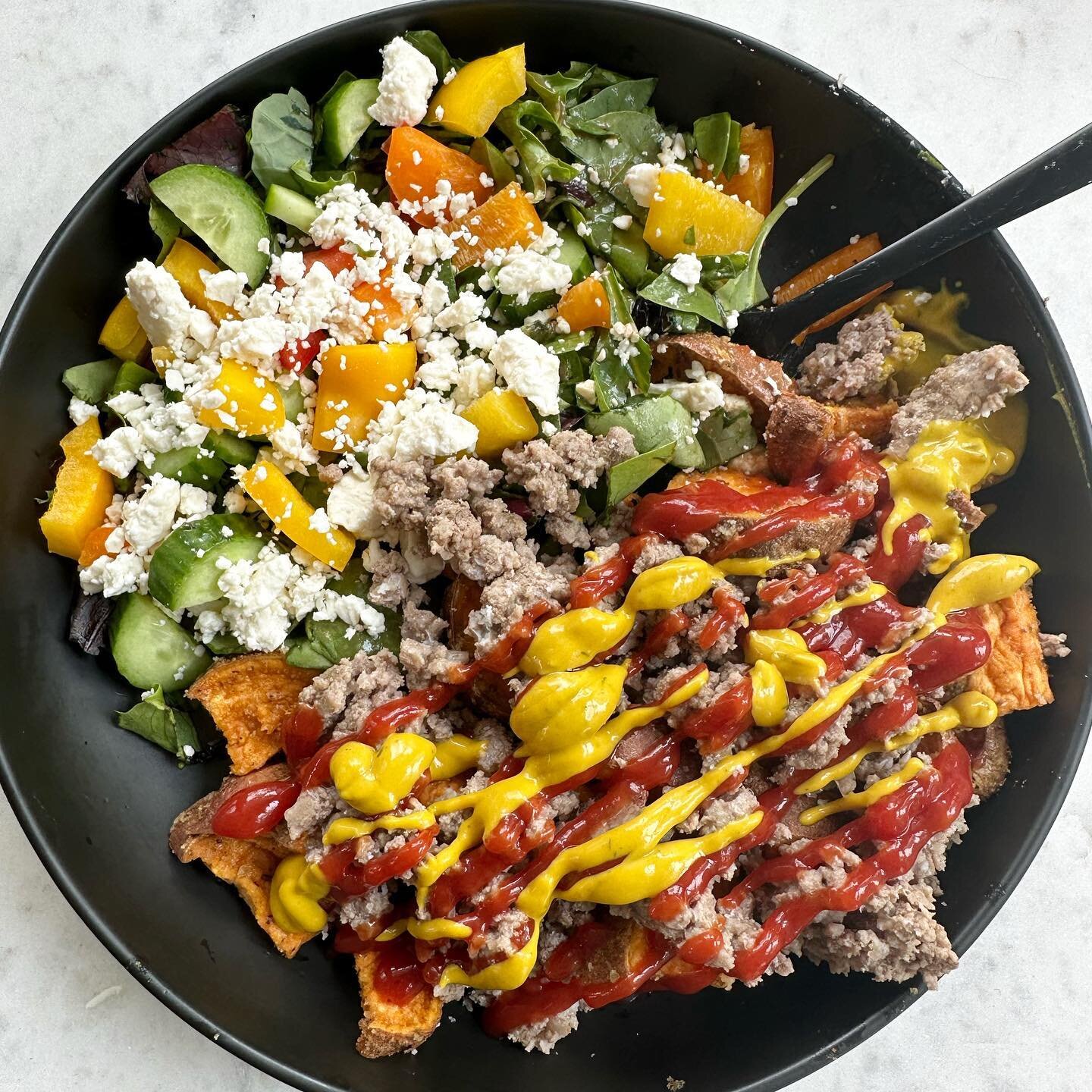 Lunch this week! 

Easy meal prep burger bowl with sexy little side salad-

Brown your ground beef, bake some sweet potatoes, cut up some fresh veggies to throw over some spring mix, top with feta and maple balsamic dressing. 

Oh and don&rsquo;t for