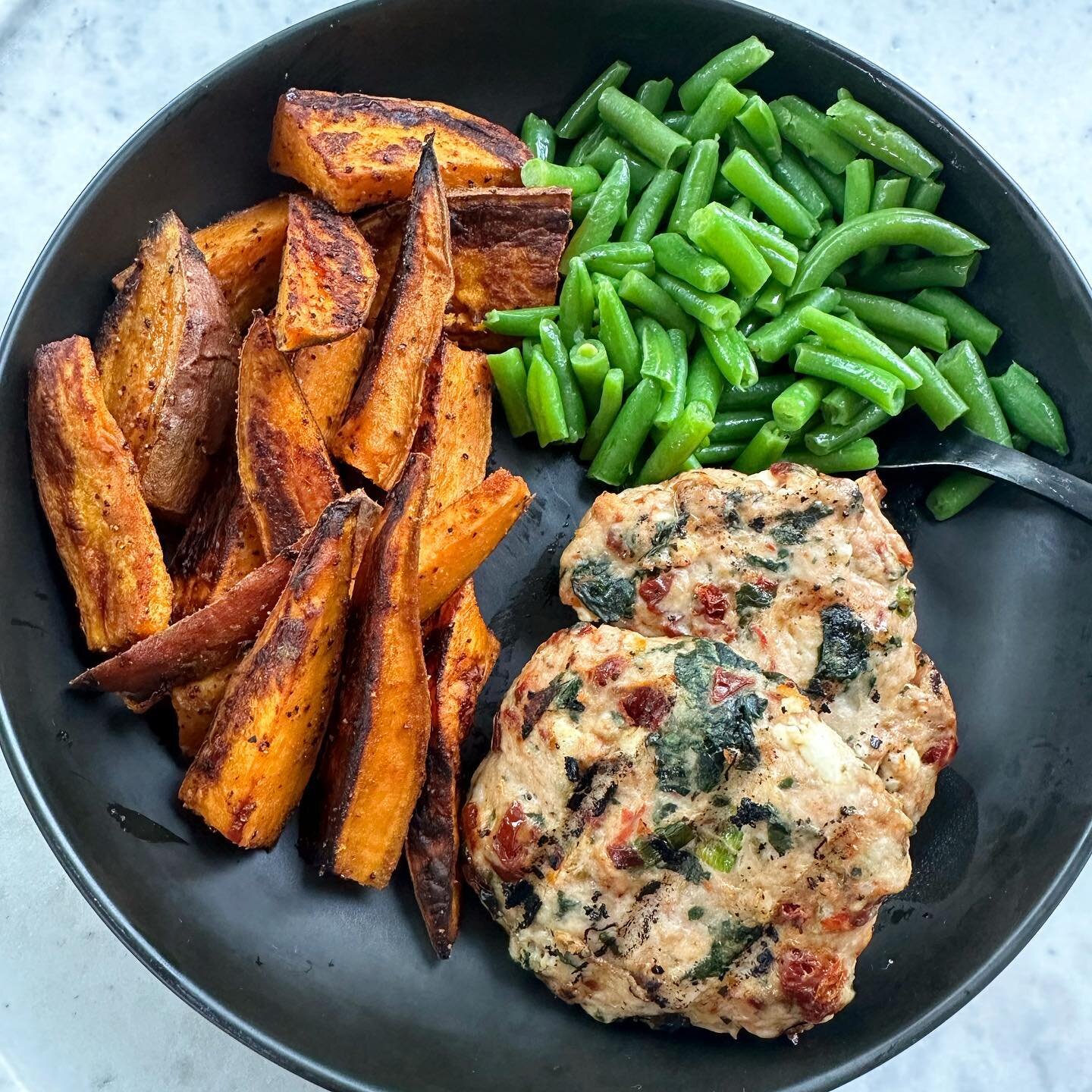 This weeks easy meal prep -
Cajun sweet potatoes, green beans, and chicken burgers with sun dried tomatoes, spinach and feta. 

Chicken burgers - mix one pound ground chicken with 1/4cup chopped sun dried tomatoes (I used Trader Joe&rsquo;s in olive 