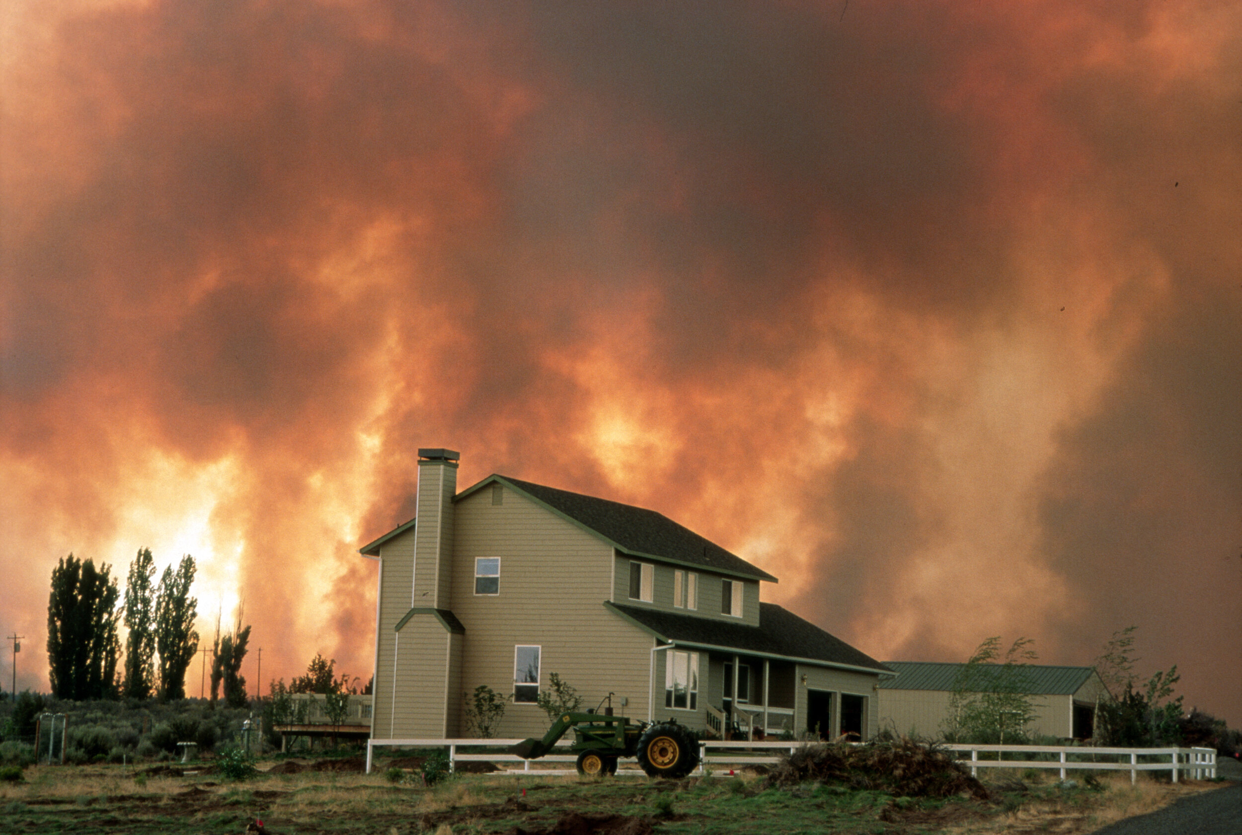 Wildfire-4d-WildlandUrbanInterface1.jpg