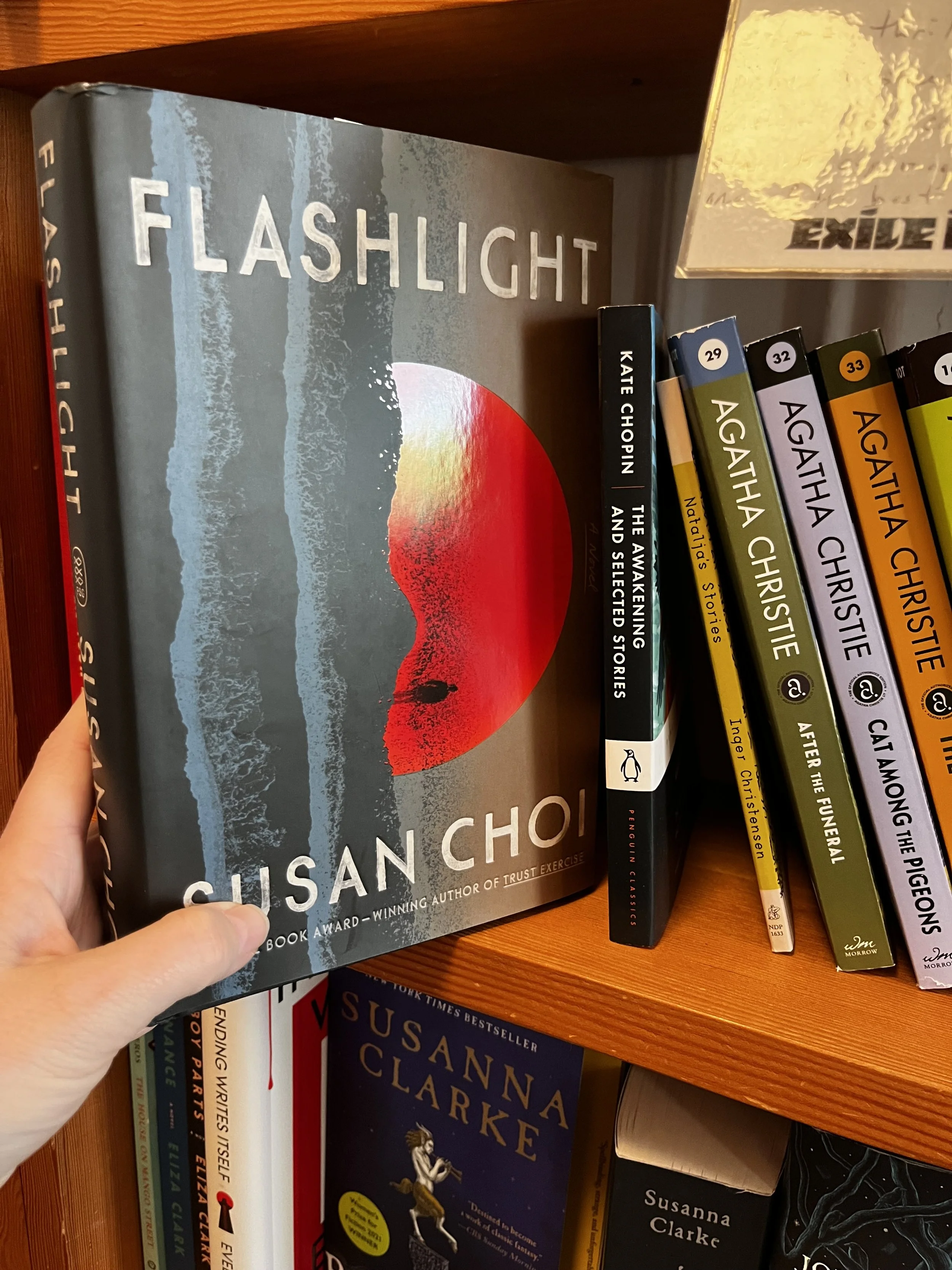 Cover of Flashlight by Susan Choi, a novel about a Korean Japanese family across four generations
