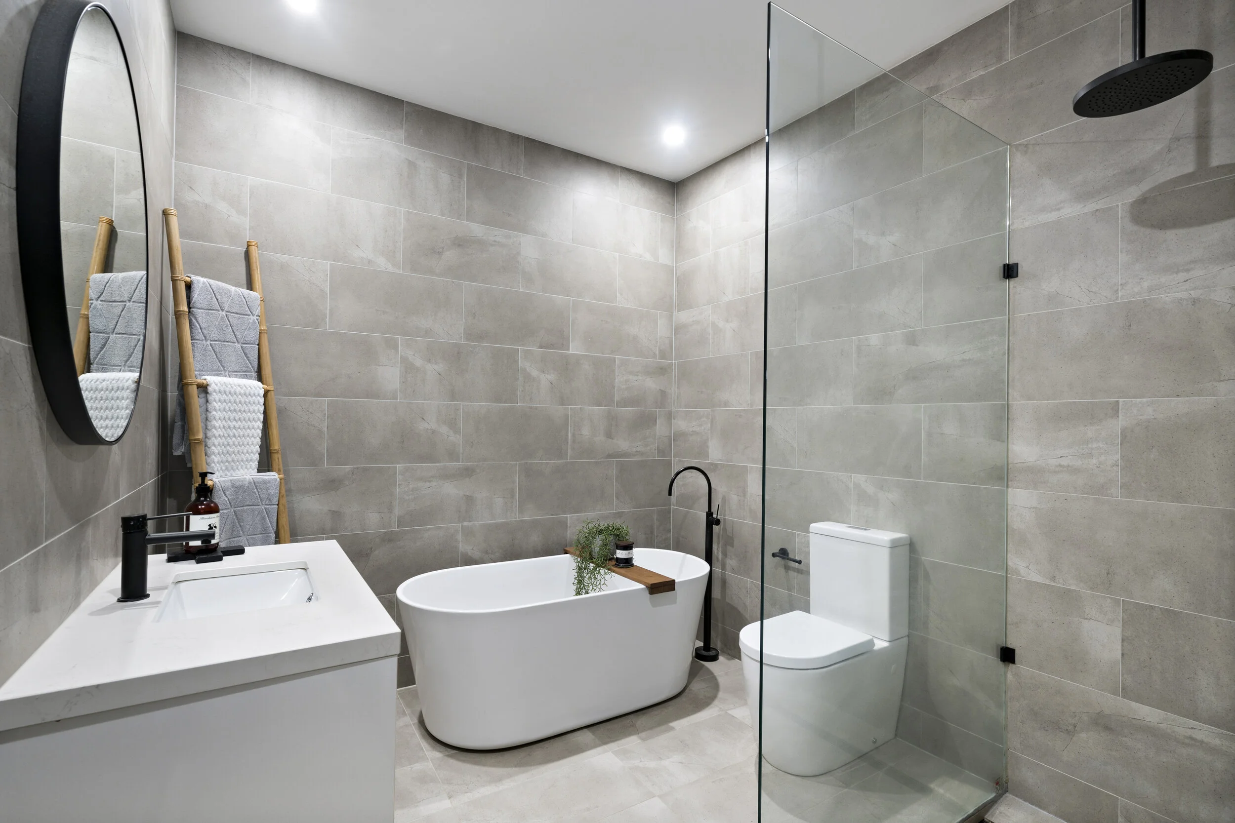 4-Bathroom.jpg