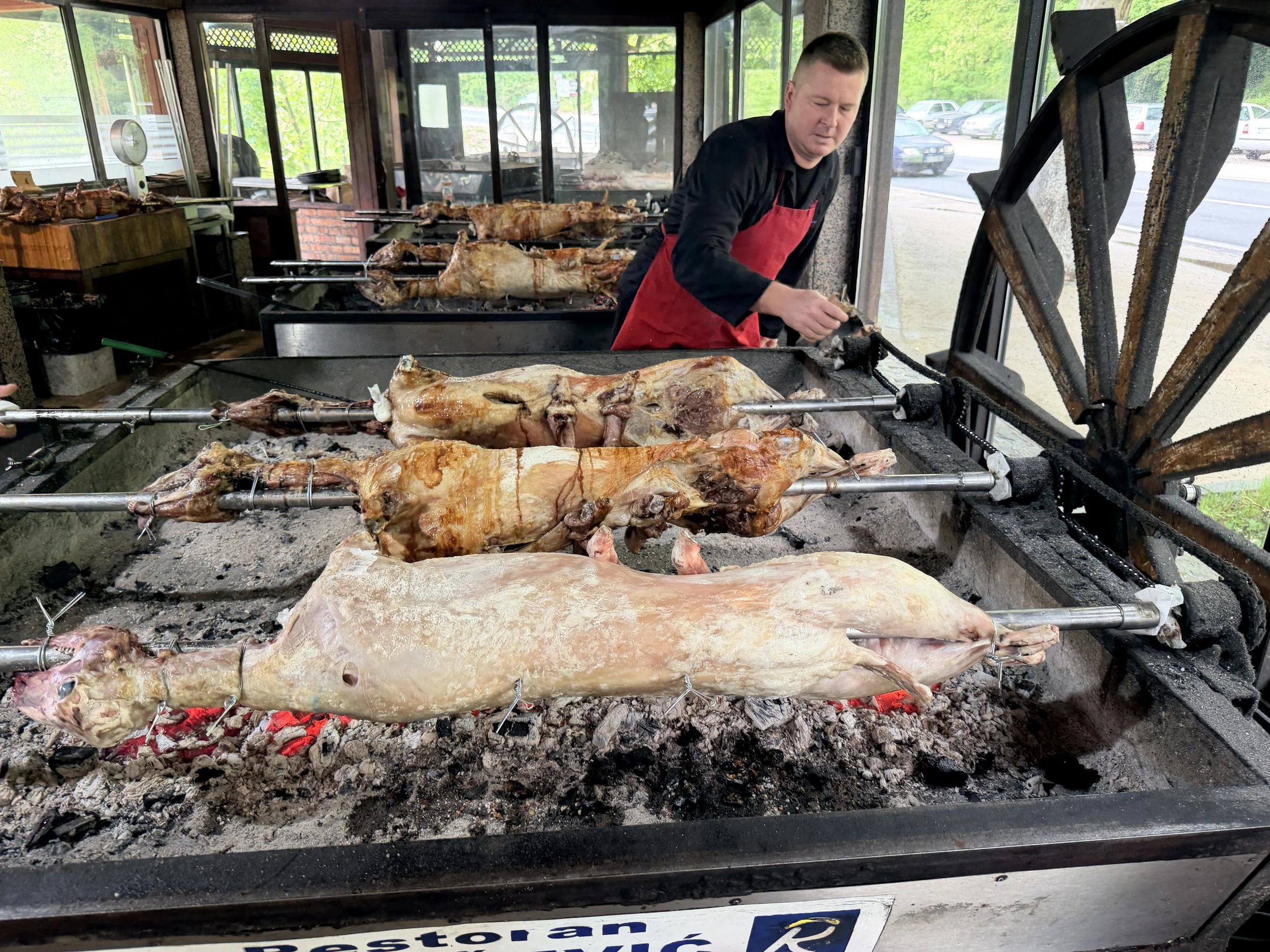 Spit-roasted Lamb 炭火烤全羊