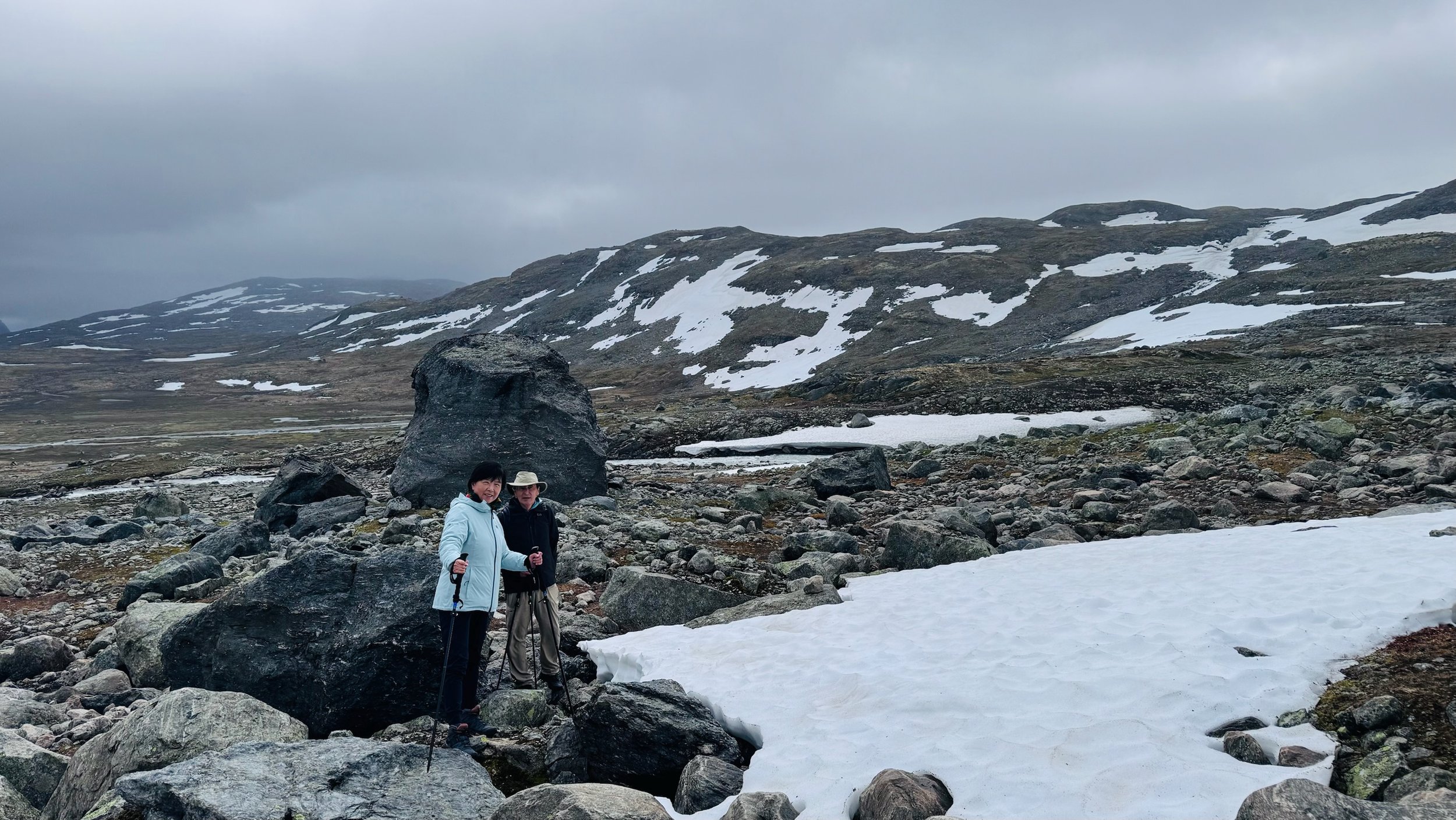 Hike to Blåisen (Blue Glacier)徒步前往布劳冰川