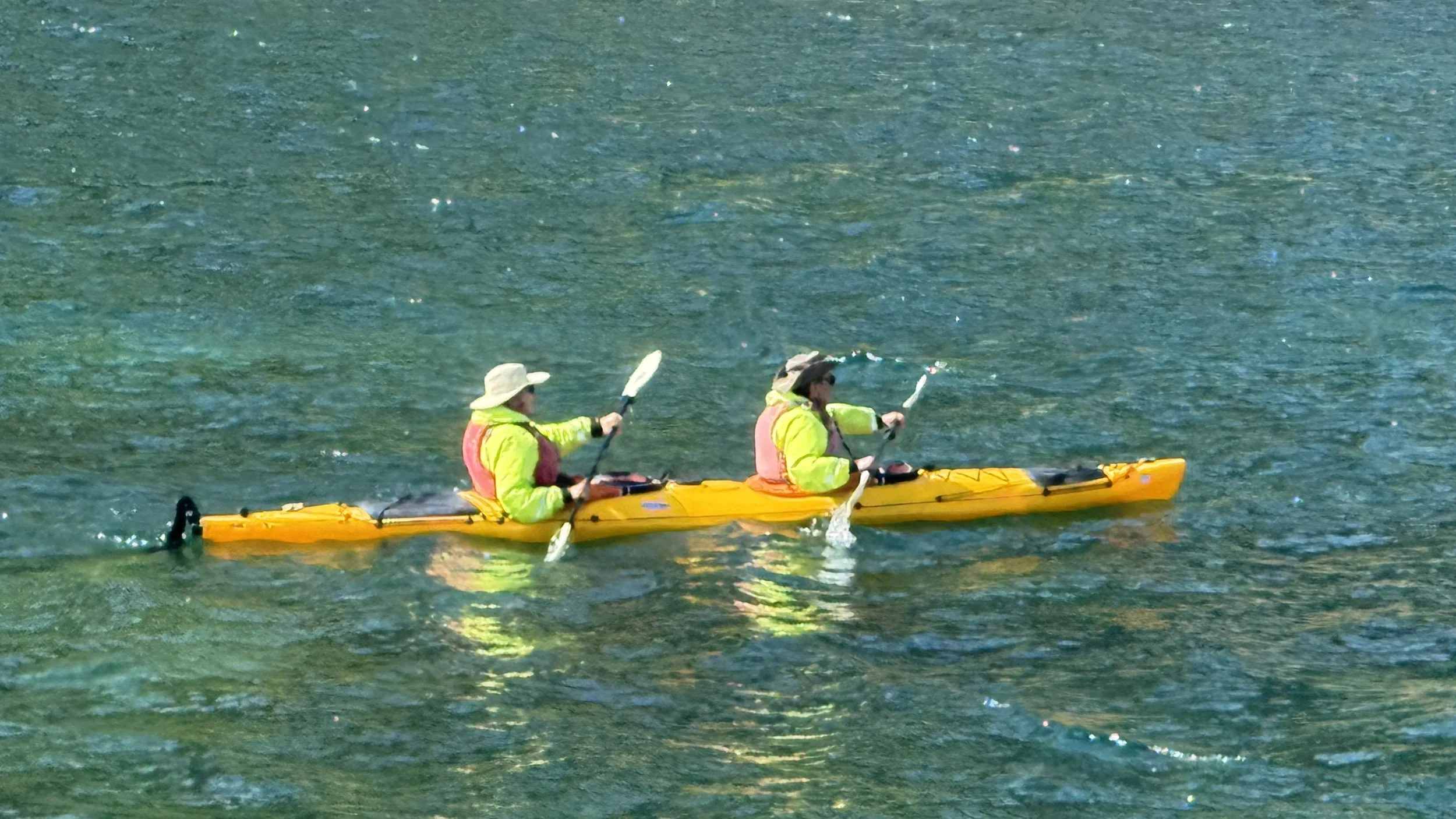 Kayaking in Reine 皮划艇