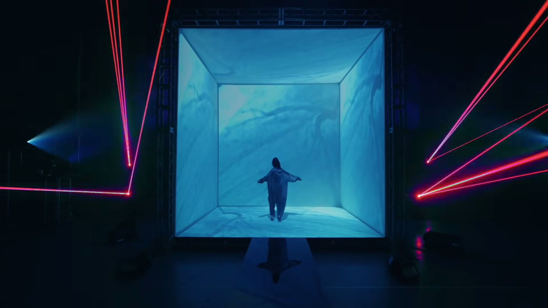 Screenshotter--YouTube-CalvinHarris-ThisIsWhatYouCameForOfficialVideoftRihanna-2’40” (1).png