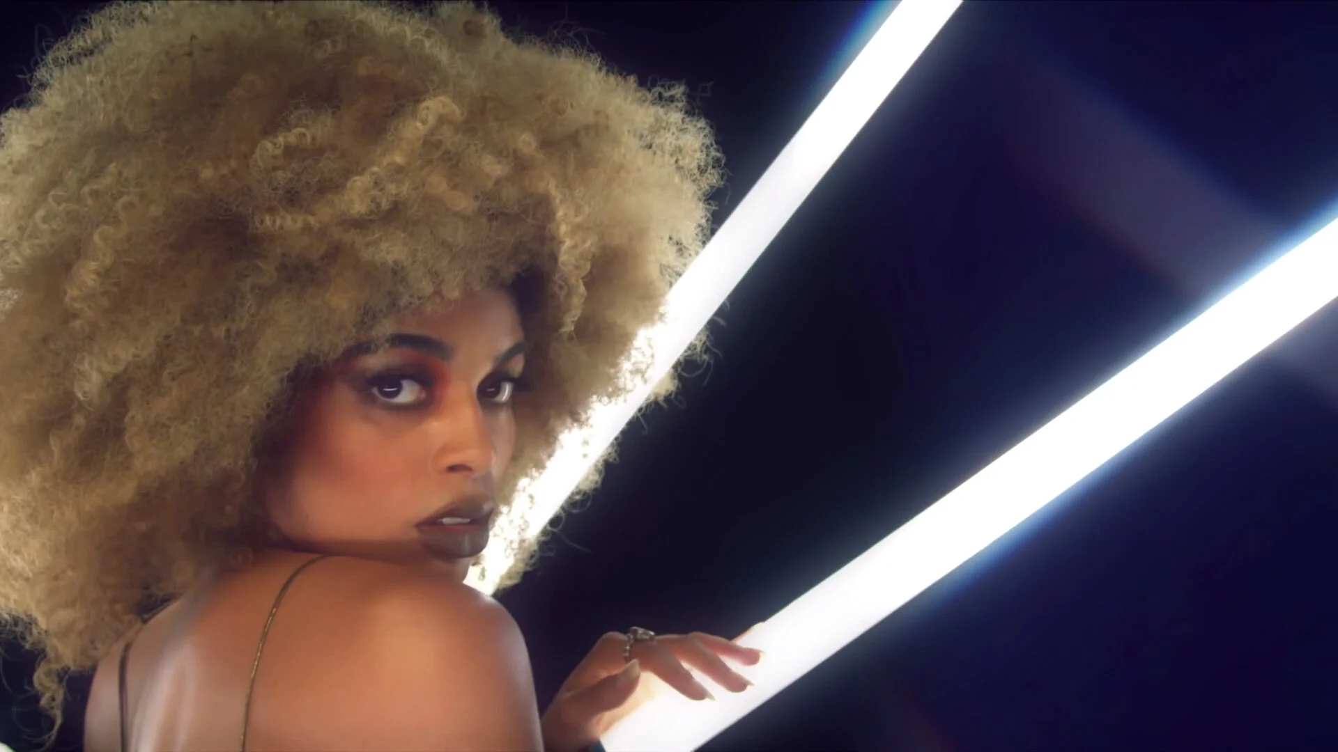 Screenshotter--NYXCosmetics-TheGoddessEffect-JeromeKruinonVimeo-0’28”.jpg