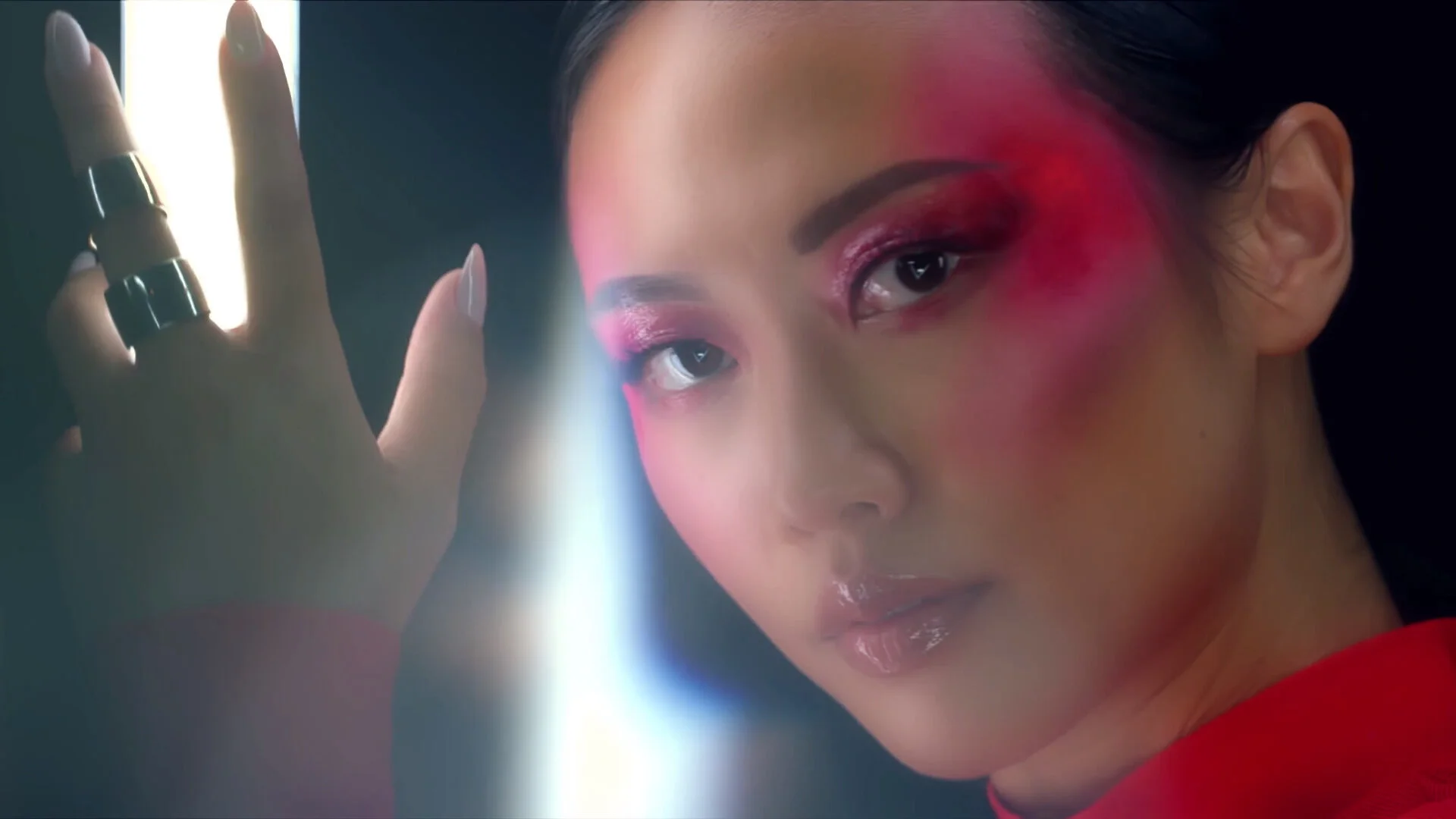 Screenshotter--NYXCosmetics-TheGoddessEffect-JeromeKruinonVimeo-0’51”.jpg