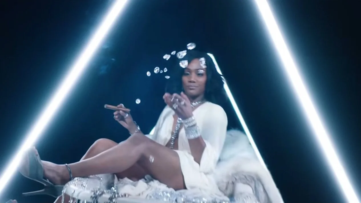 Screenshotter--YouTube-Drake-NiceForWhat-2’48”.jpg