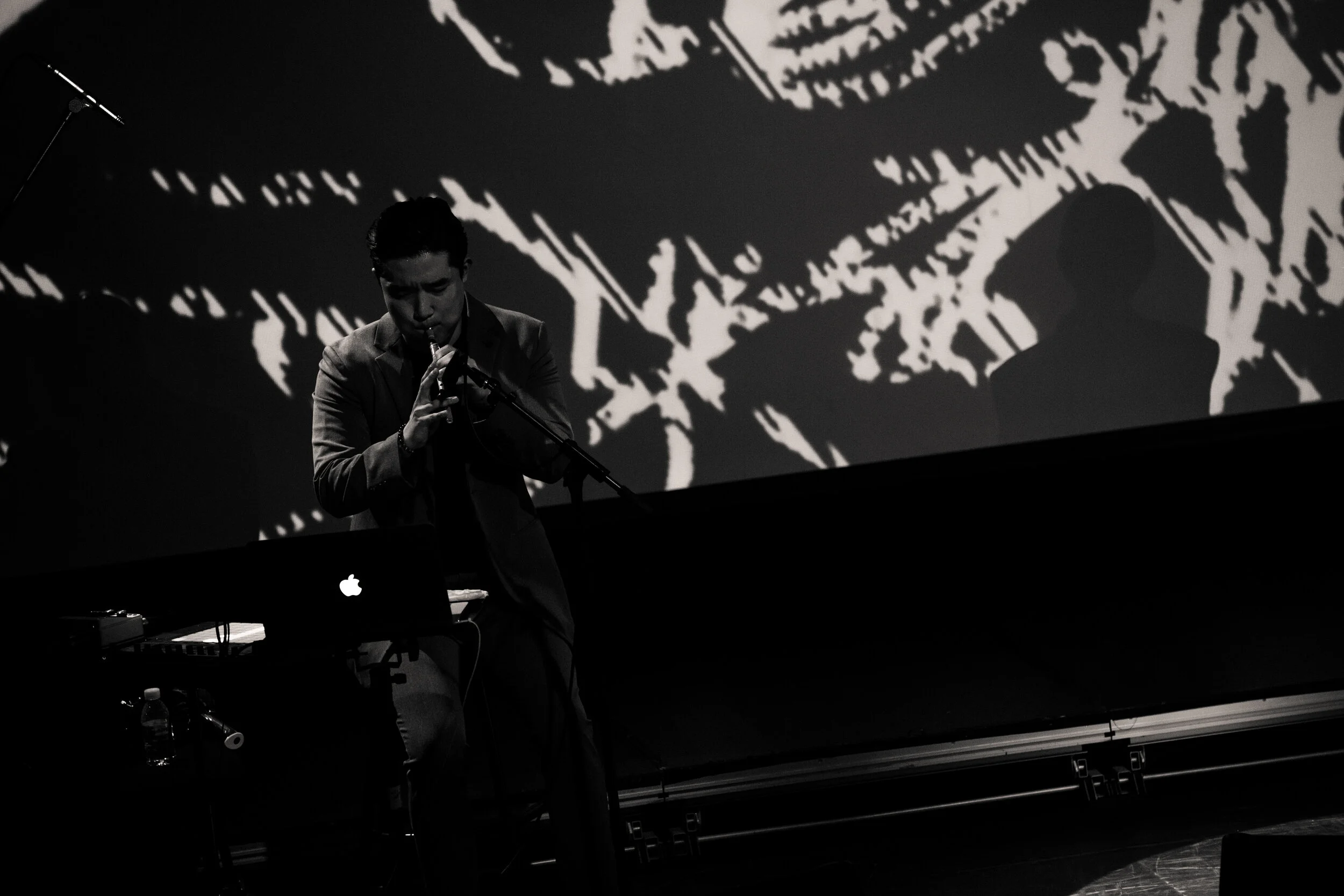 목기린 : 적확(的確)의&nbsp;이면에서