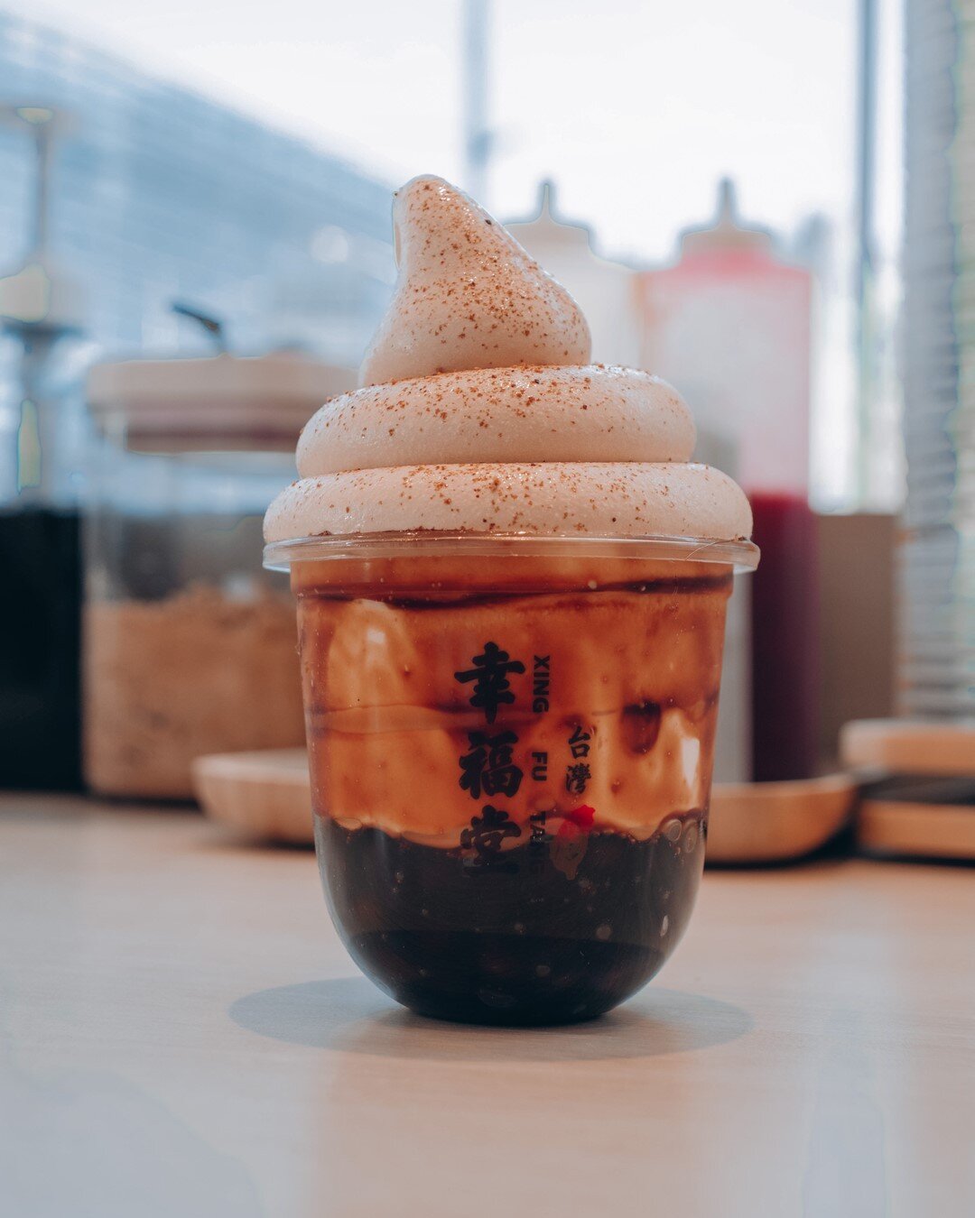 Tastes like summer 😍🍦⠀⠀⠀⠀⠀⠀⠀⠀⠀
Brown Sugar Boba Soft Serve = Perfect way to cool off 🥵⠀⠀⠀⠀⠀⠀⠀⠀⠀
⠀⠀⠀⠀⠀⠀⠀⠀⠀
⠀⠀⠀⠀⠀⠀⠀⠀⠀
#xingfutangusa #xingfutang #bobalover #milktea #brownsugarbobamilk #brownsugarboba #food #love #foodstagram #bobalove #happinessish