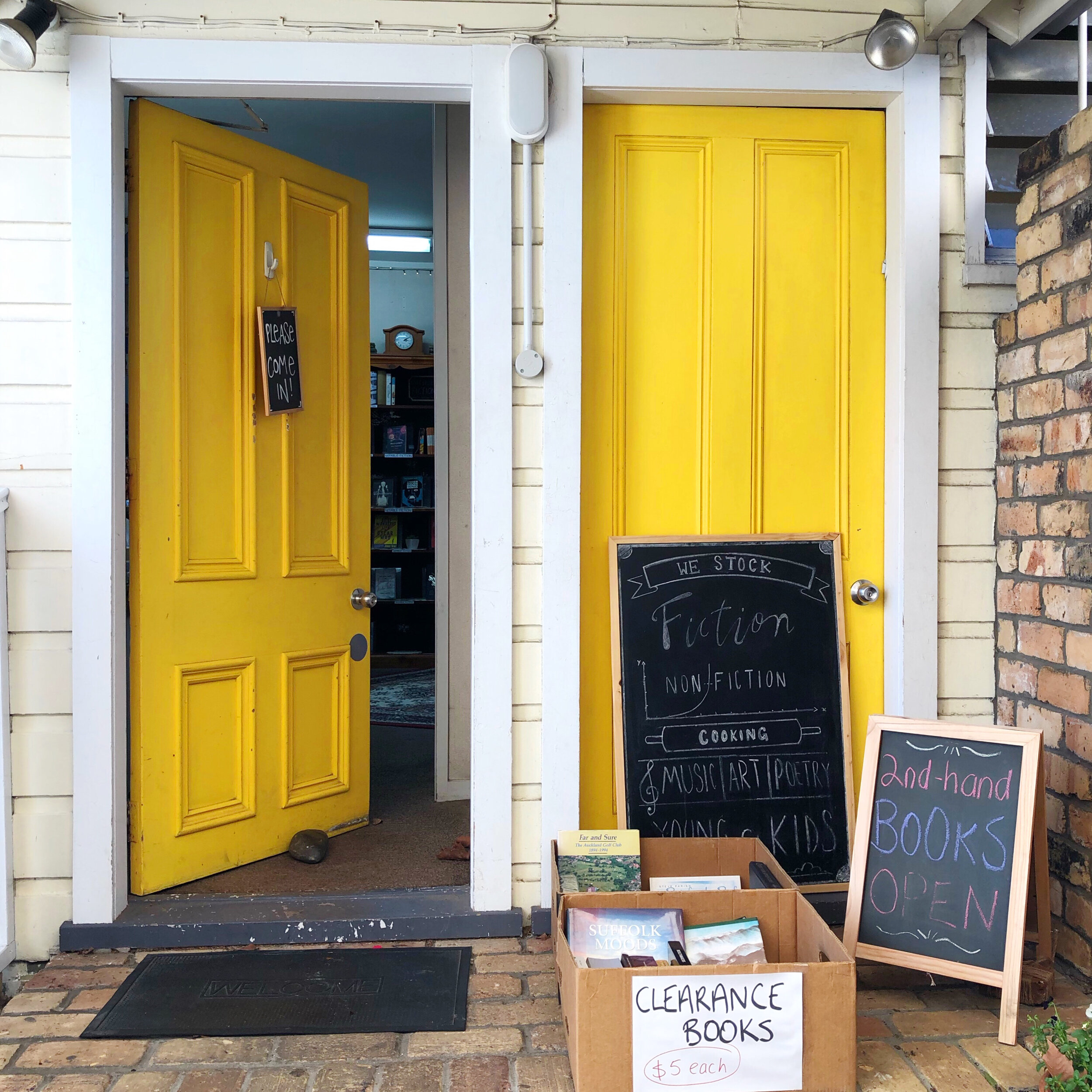 My 4 Favourite Auckland Bookshops (so far)