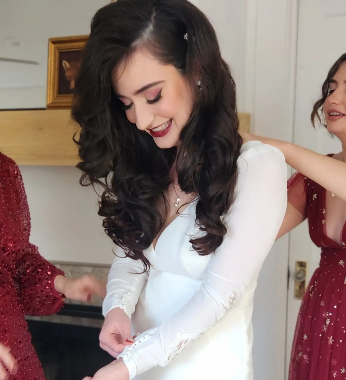 A smile worth a thousand words!!! This bride was GORGEOUS!!!! I had so much creating this glamorous look for her big day! 

💄: @ashley_verdebeauty 
💇&zwj;♀️: @jasmine_verdebeauty