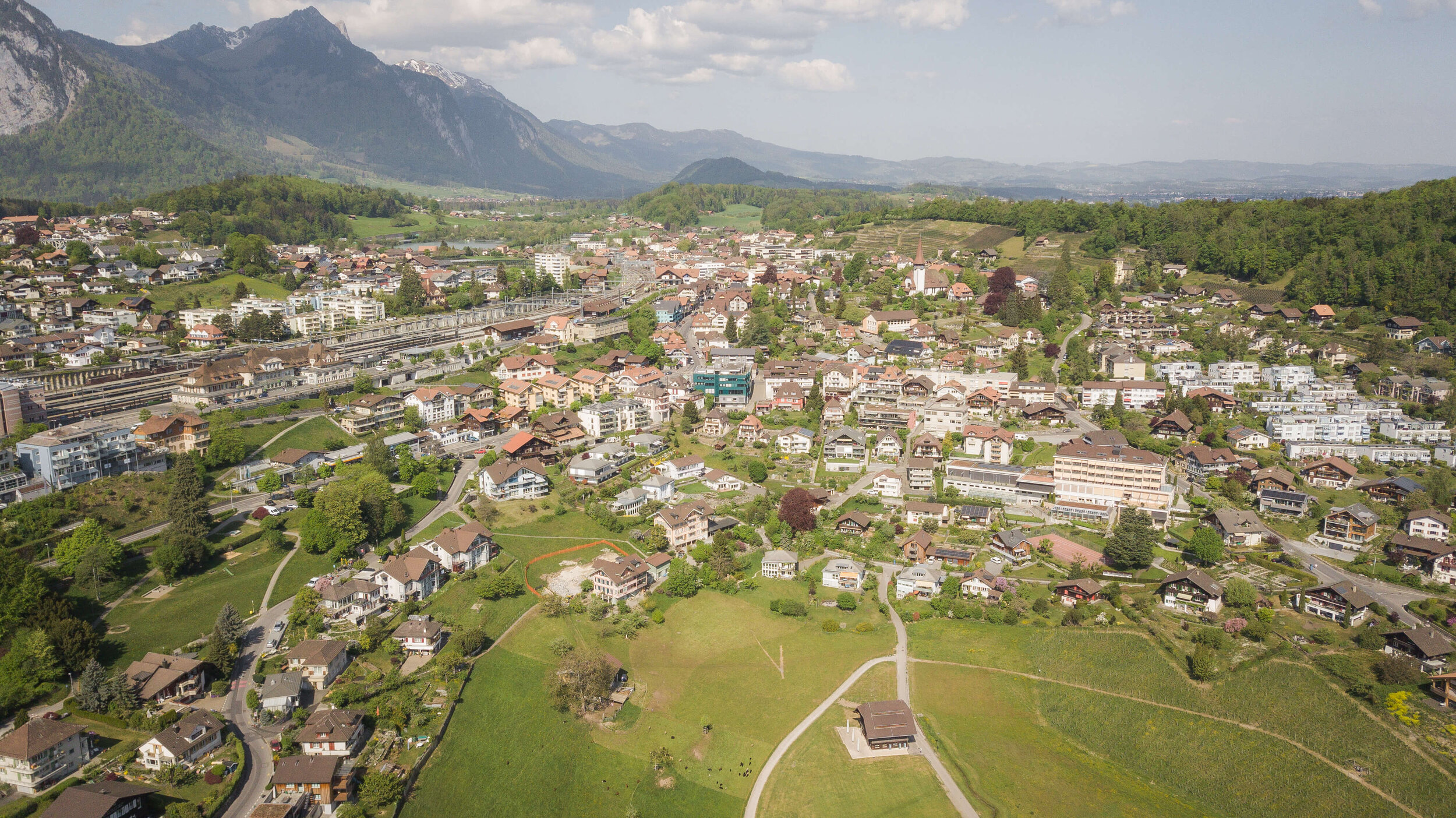 Spiez from above.jpg