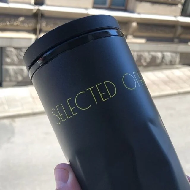 Ska vi ta en promenad och prata lite business? Här på Östermalm eller runt Djurgården? Boka en WALK &amp; TALK med Olivier idag på 076-1797377 och få en SELECTED-termos 😊☕️✨ - Framstående företagsledare såsom Facebookgrundaren Mark Zuckerbe