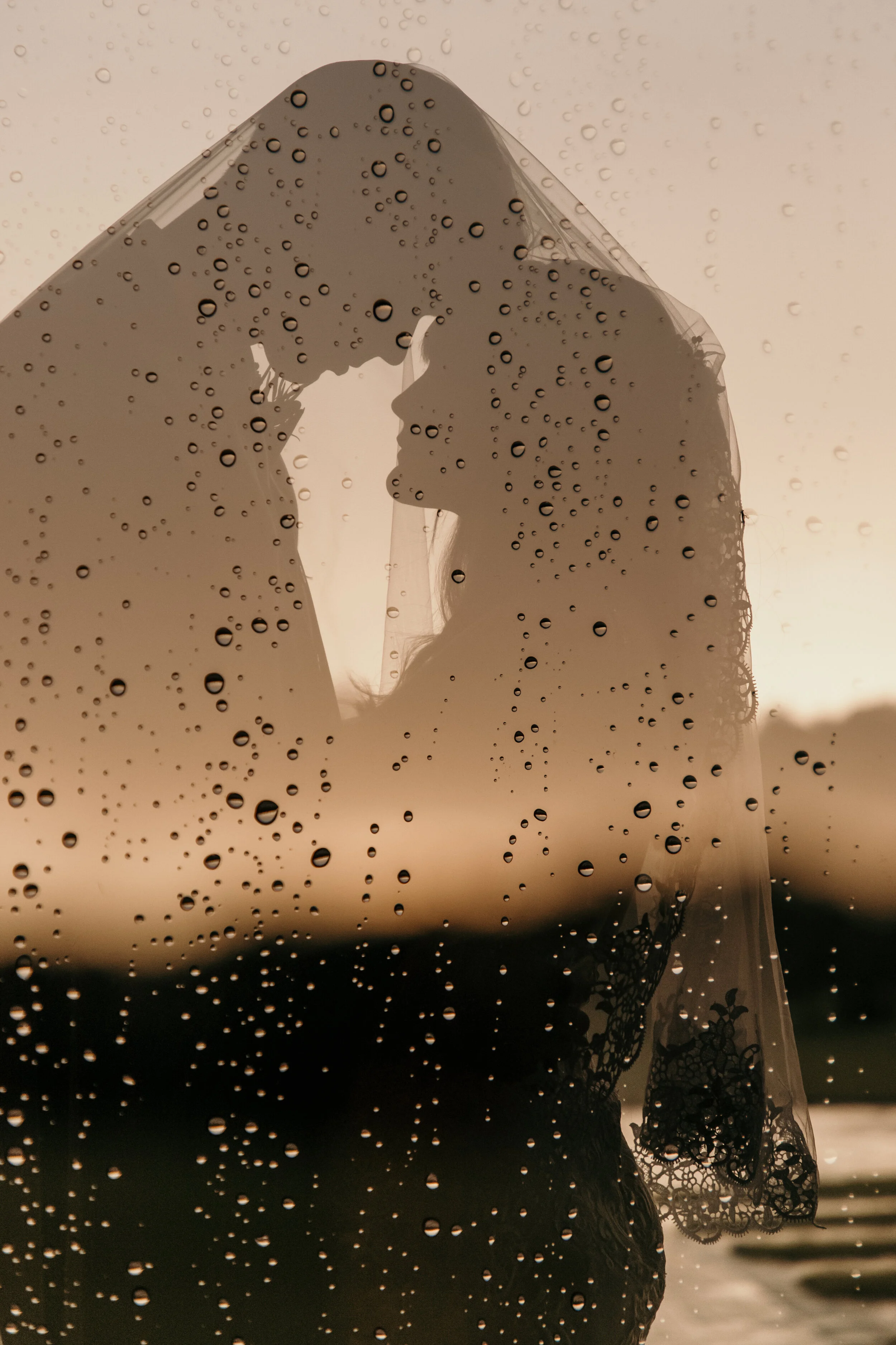 rain wedding day photo inspiration