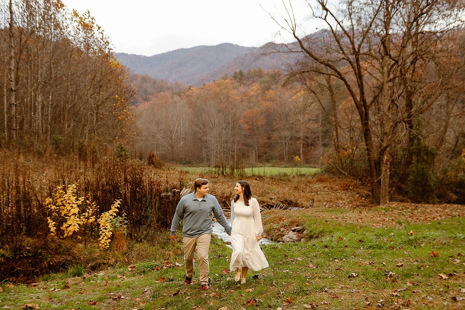 What Should I Wear to My Engagement Session?