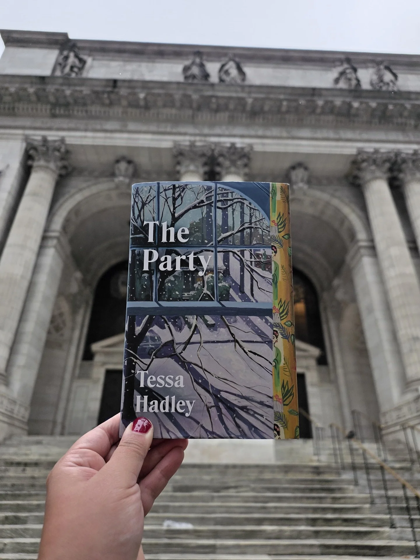 Review from @miriamshanna:
The Party by Tessa Hadley
📘📘📘

On a winter Saturday night in post-war Bristol, sisters Moira and Evelyn - on the edge of adulthood - attend an art students&rsquo; party in a dockside pub. There, they meet two men, Paul a