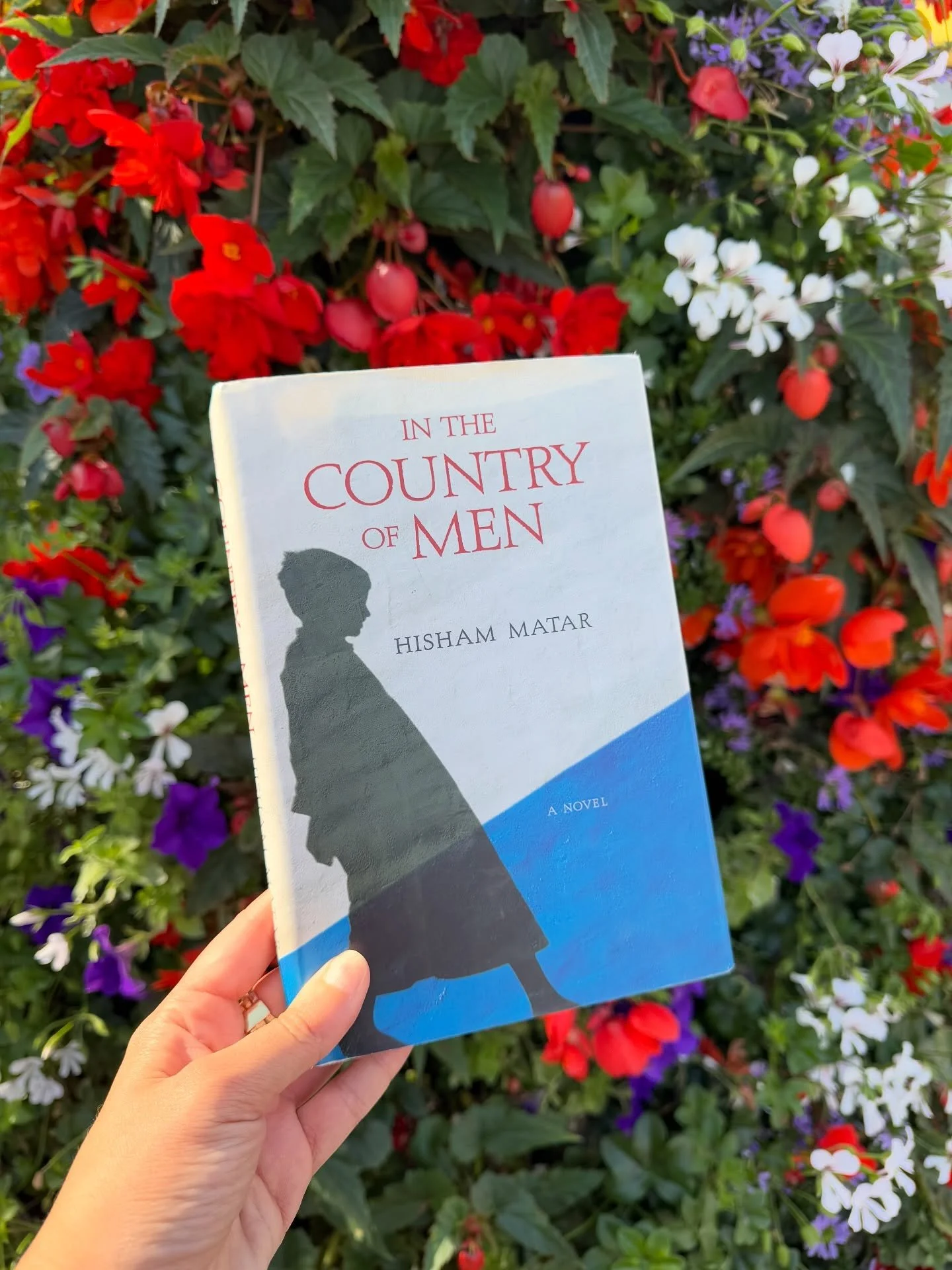 Review from @venicethemenace:
In the Country of Men by Hisham Matar
📘📘📘📘

Hisham Matar&rsquo;s debut novel, blew me away. Set in Qaddafi&rsquo;s Libya in 1979, we follow 9-year-old Suleiman as he reflects on loyalty and the impact of political re