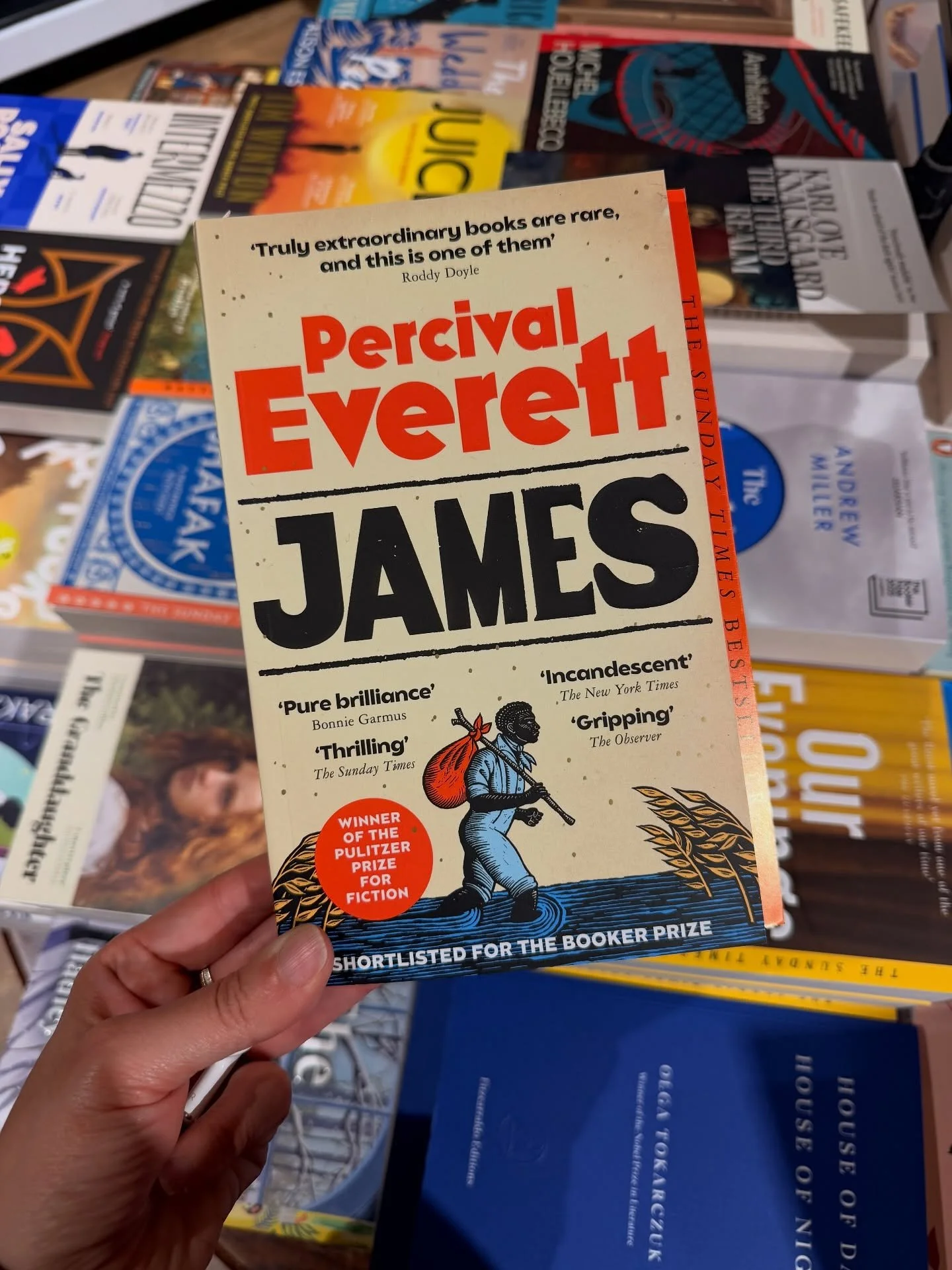 Review from @jess_panch:
James by Percival Everett
📙📙📙

Thank you to the lovely bookseller in @waterstonesharborne who encouraged me to ignore the hype. I&rsquo;m sure you all know about this retelling of the Huckleberry Finn novel: from the persp