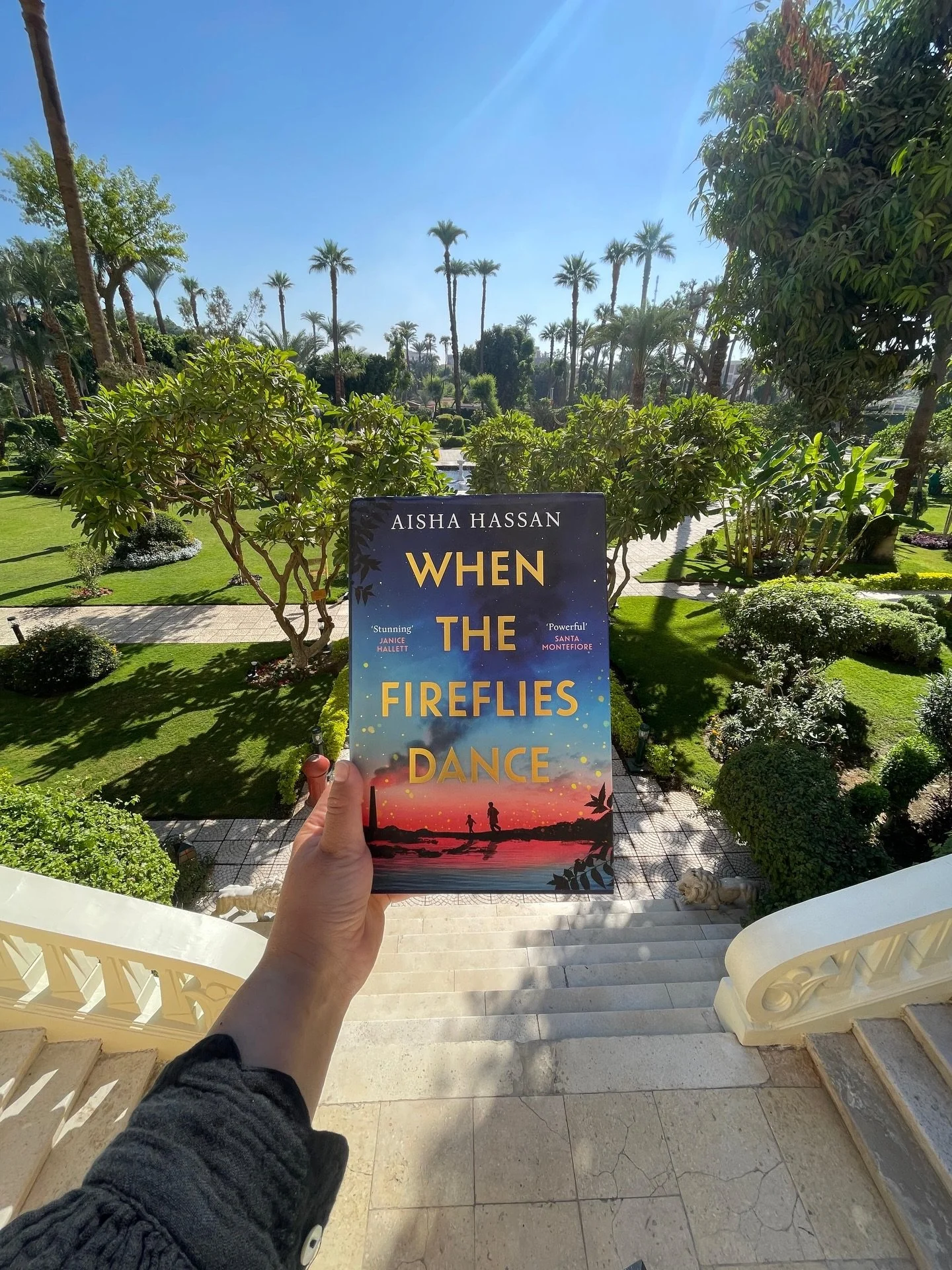 Review from @ostomateforlife: 
When the Fireflies Dance by Aisha Hassan 
📗📗📗📗📗

This book is beautiful, from the cover to the end and considering that this is a debut makes it all the more impressive! 

We meet Lalloo, at 21 going back to the bh