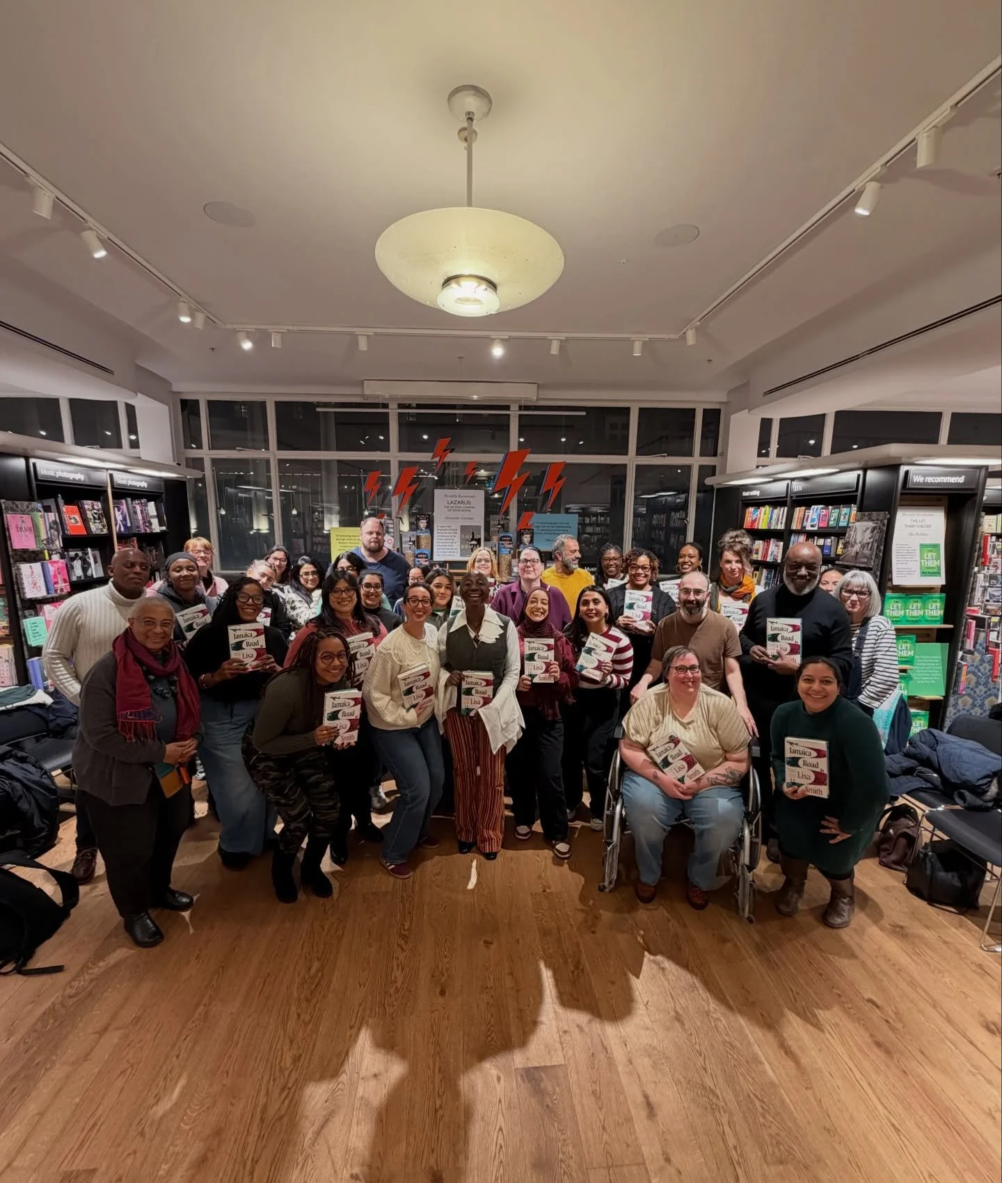About last night 💐📚

We&rsquo;re starting 2026 strong, back at Waterstones Piccadilly to discuss the incredible novel Jamaica Road by Lisa Smith. Mondays are never boring when you&rsquo;re with us and with friends discussing a great book, and we re