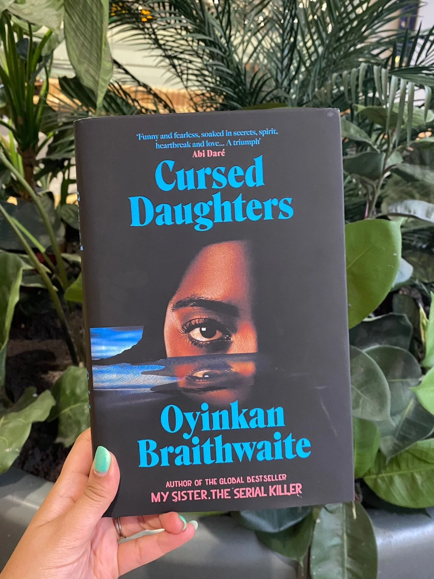 Review from @jess_panch:
Cursed Daughters by Oyinkan Braithwaite
📘📘📘📘

Cursed Daughters is the story of the women in the Falodun family. Their lineage has been cursed through generations ensuring every woman will suffer at the hands of a man. Tho