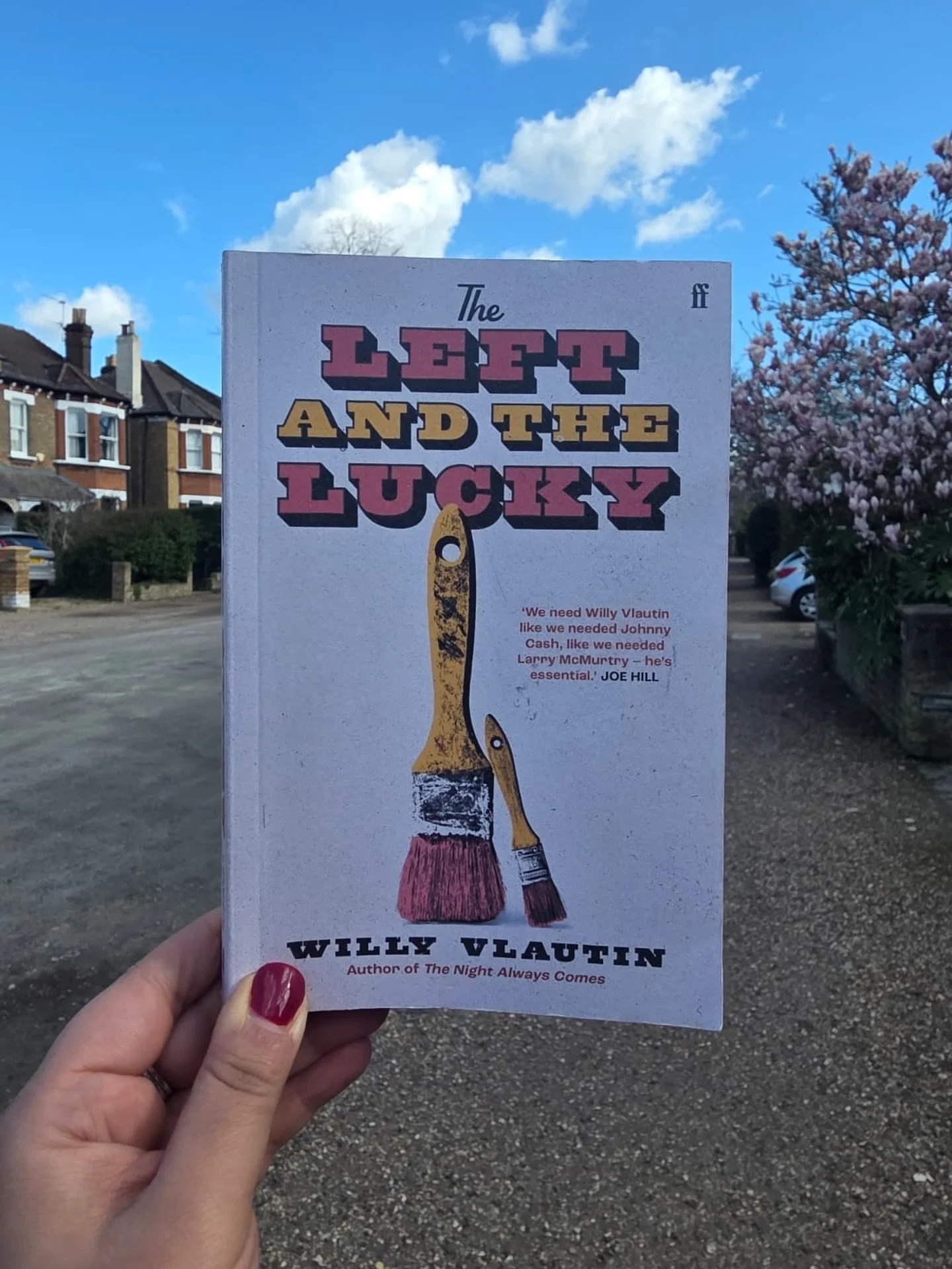 Review from @miriamshanna:
The Left and the Lucky by Willy Vlautin
📘📘📘📘

Willy Vlautin has done it again. In just under 300 pages he manages to pull at your heartstrings, rip them out, tear them up and gently stitch them back together again. He r