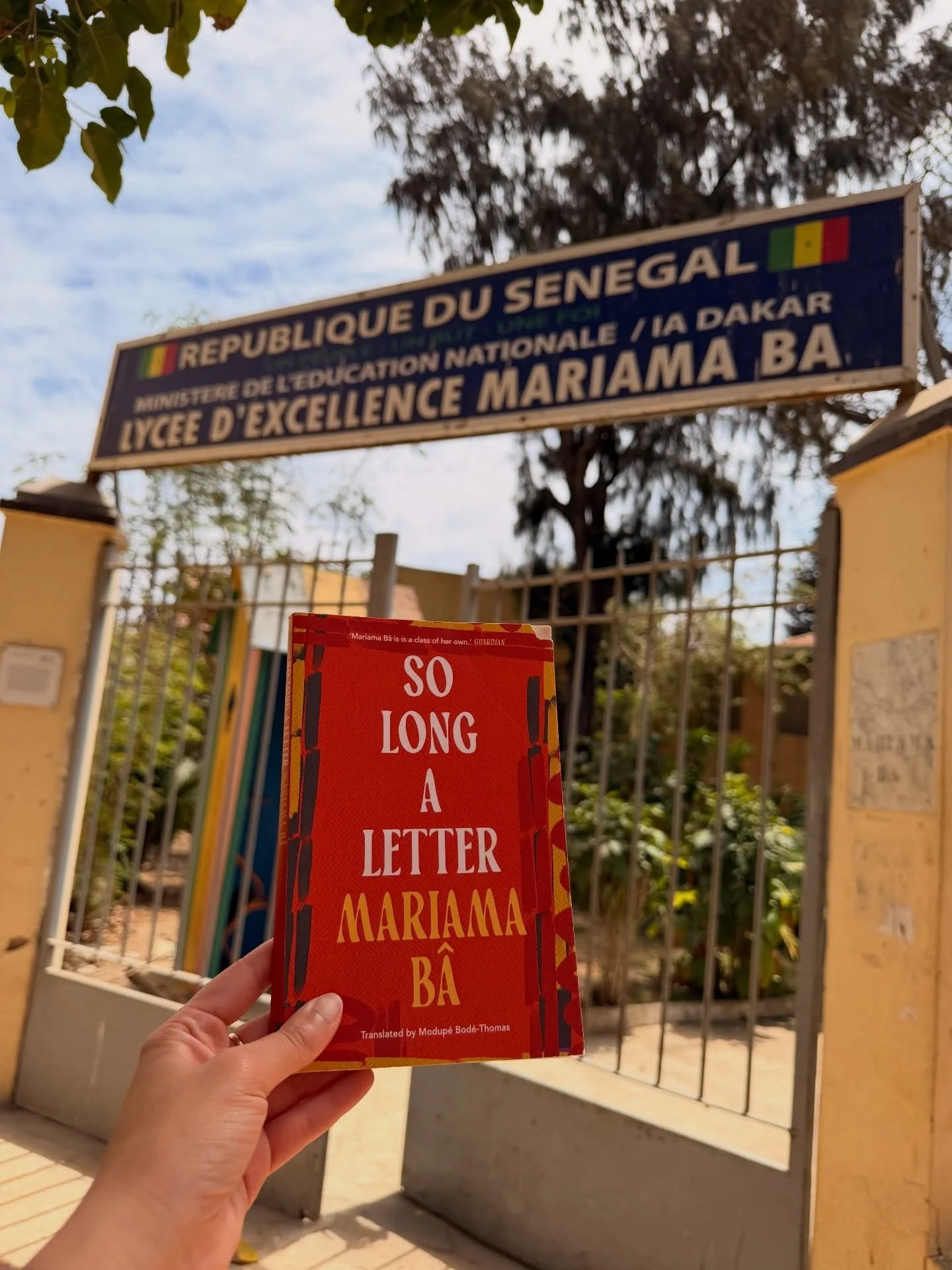 Review from @venicethemenace:
So Long a Letter by Mariama B&acirc; 
📕📕📕📕

This was another book I read whilst in Senegal and it just so happened that I stumbled across the Lyc&eacute;e d&rsquo;Excellence named after Mariama B&acirc; on Gor&eacute