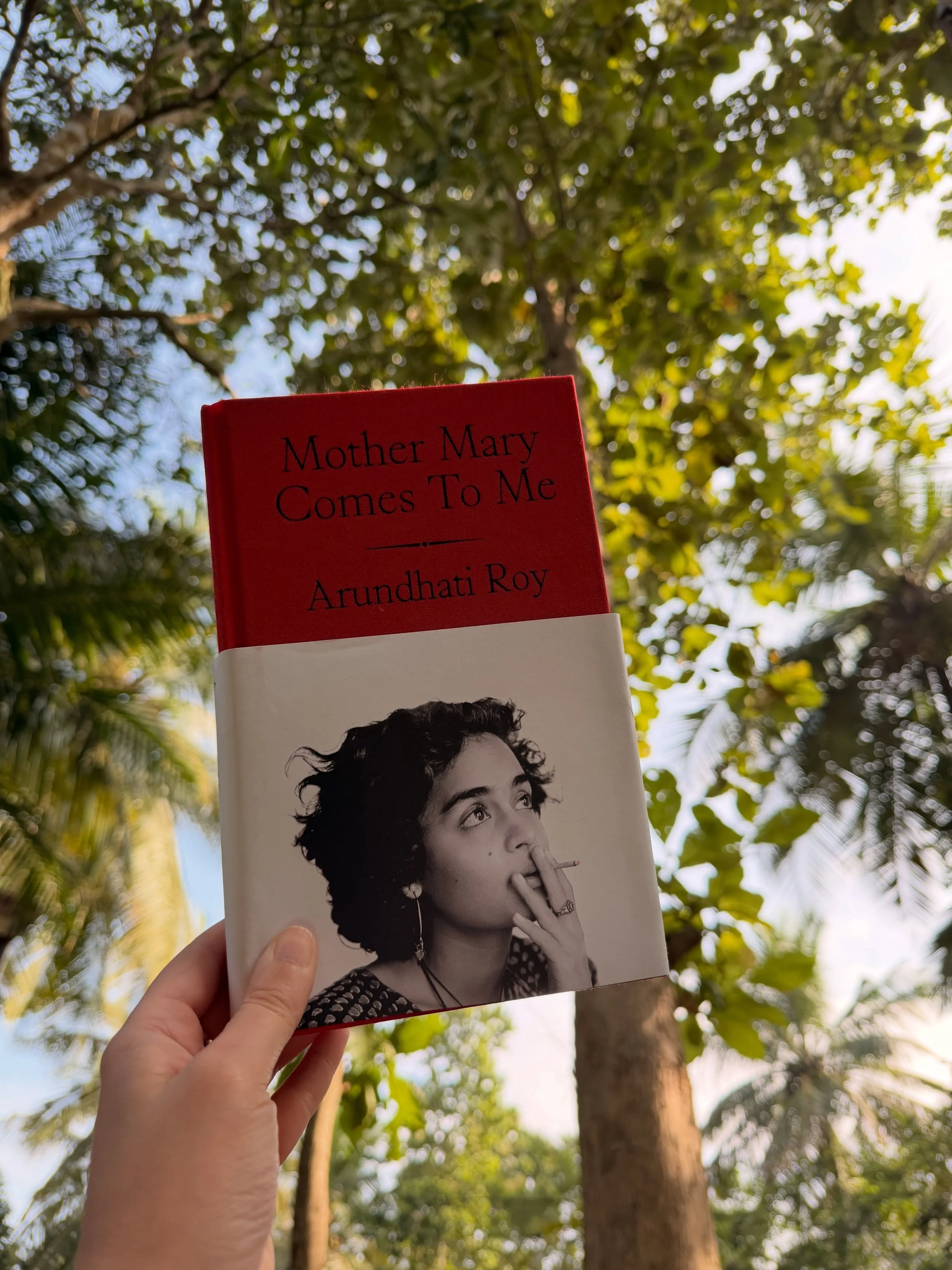 Review from @venicethemenace:
Mother Mary Comes to Me by Arundhati Roy
📕📕📕📕📕

I&rsquo;m one of the few who&rsquo;ve read Arundhati Roy&rsquo;s memoir without having read any of her fiction, but I&rsquo;ll soon be exploring her backlist!

Finding