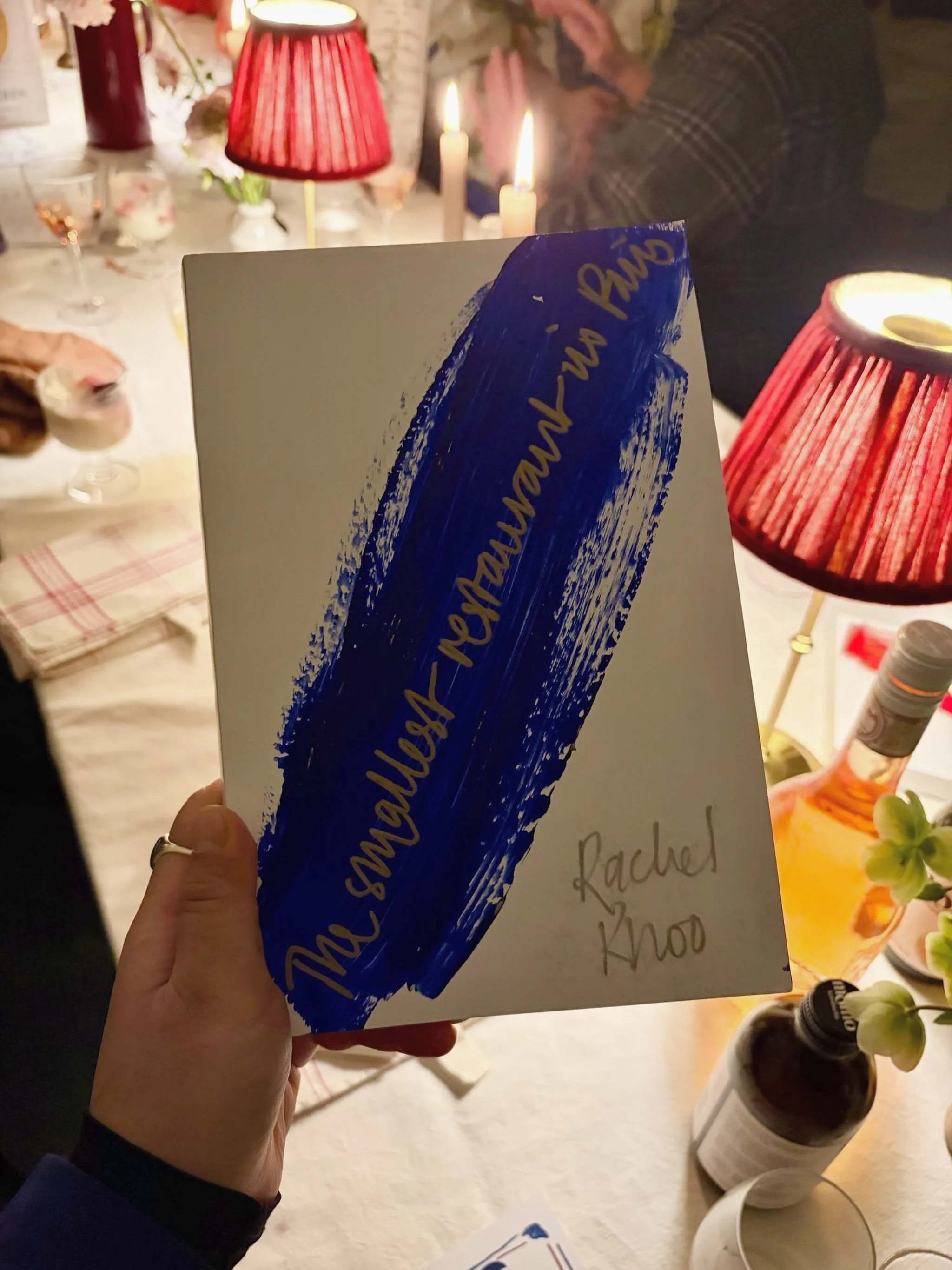 Review from @ostomateforlife: 
The Smallest Restaurant in Paris by Rachel Khoo 
📘📘📘 

If you are looking for a memoir that reads like a lovely fiction story, this is for you! 
Such a warm and easy read that follows Rachel in her mid 20s, as she mo