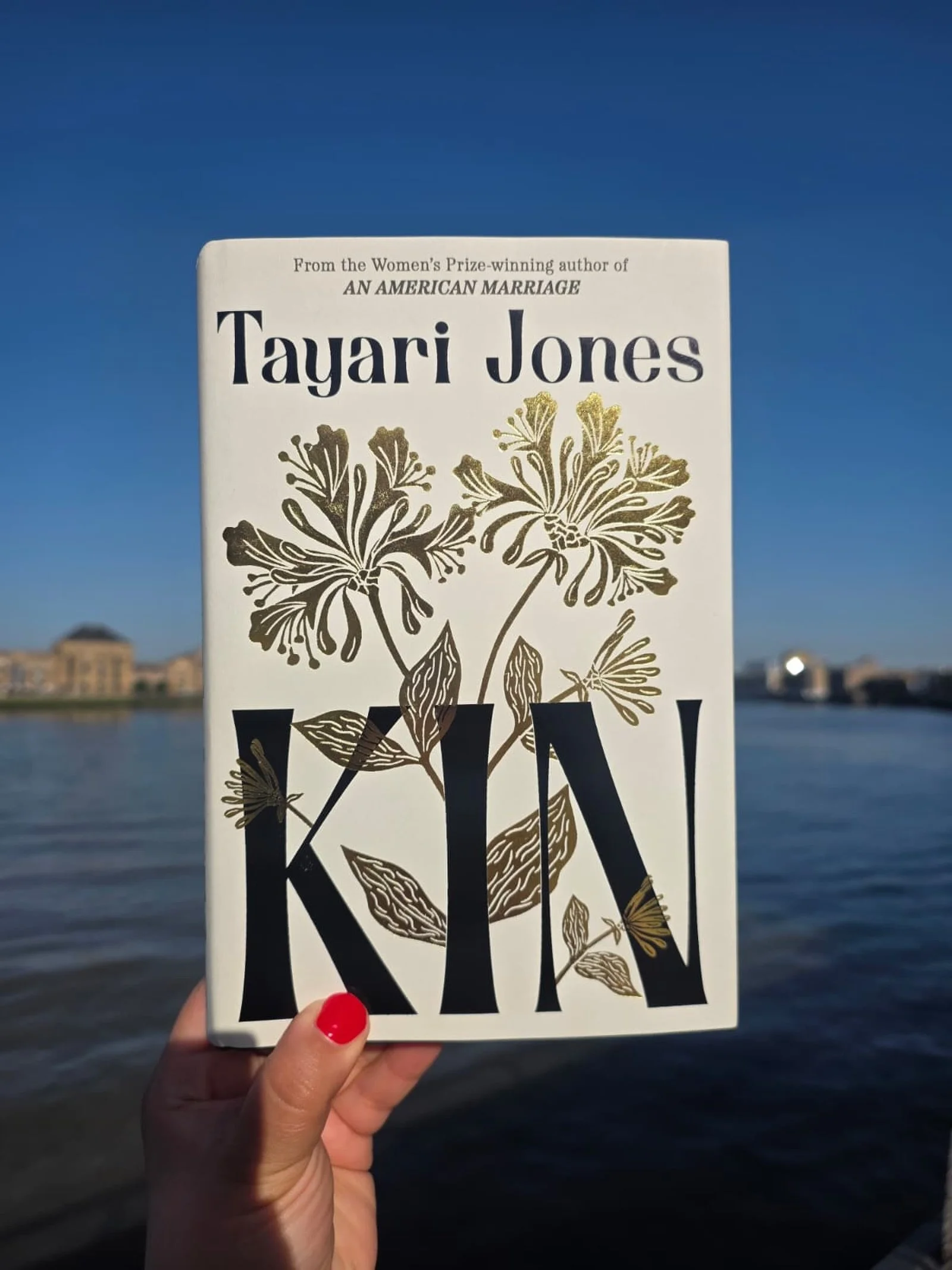 Review from @miriamshanna:
Kin by Tayari Jones 
📗📗📗

Tayari Jones wrote one of my all-time favourite novels, An American Marriage, so expectations were inevitably high after an eight-year wait for her next work of fiction, Kin.

We follow Annie an
