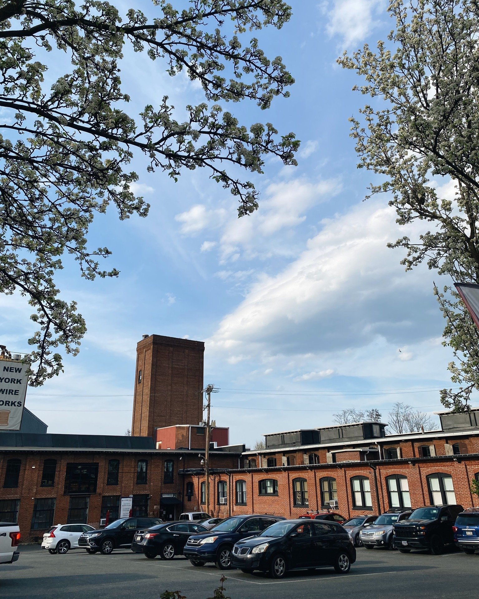 What a beautiful day to spend at New York Wire Works!

Shop over 100 small businesses &amp; makers at The York Merchant &amp; The Wireworks Exchange and Flea. Grab a drink and a bite at @Wired Chef. Browse our Creator's Gallery featuring local artist