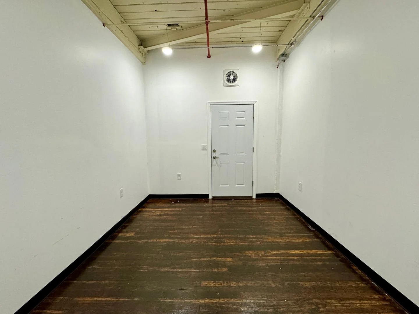 💡 Small space. Big dreams.
Suite 5115 | 140 sq. ft. | $300/month | Available Now

This first-floor studio is a gem&mdash;affordable, full of charm, and just steps from our main entrance and caf&eacute;. Perfect for launching your first brick-and-mor