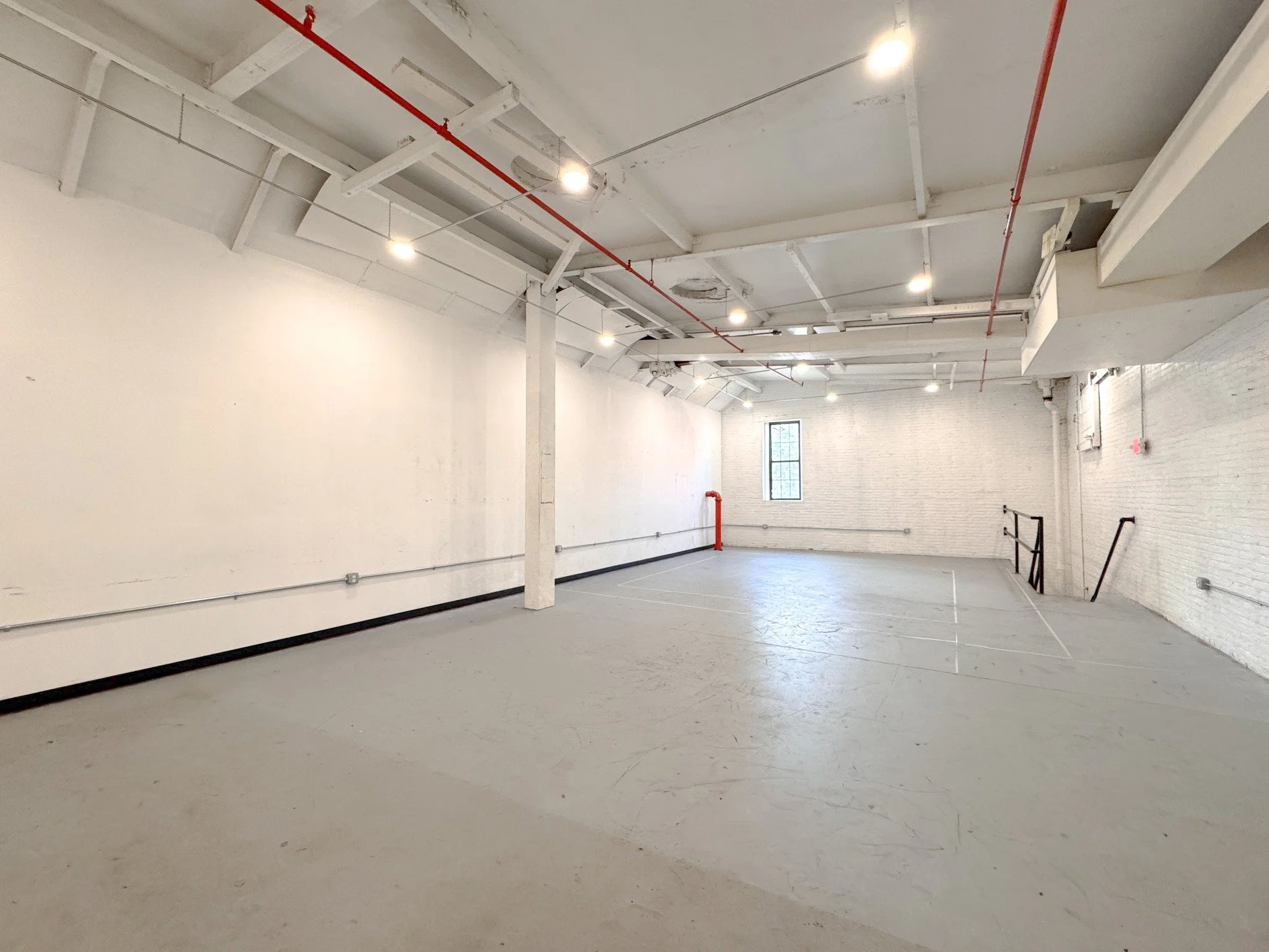 ✨ Suite 18202 | 1,150 Sq. Ft. | $1,200/month | Available Now

Spacious Industrial Studio with Private Entrance!
This large open studio offers flexibility for a variety of uses and features high ceilings, multiple electric hookups, and plenty of natur