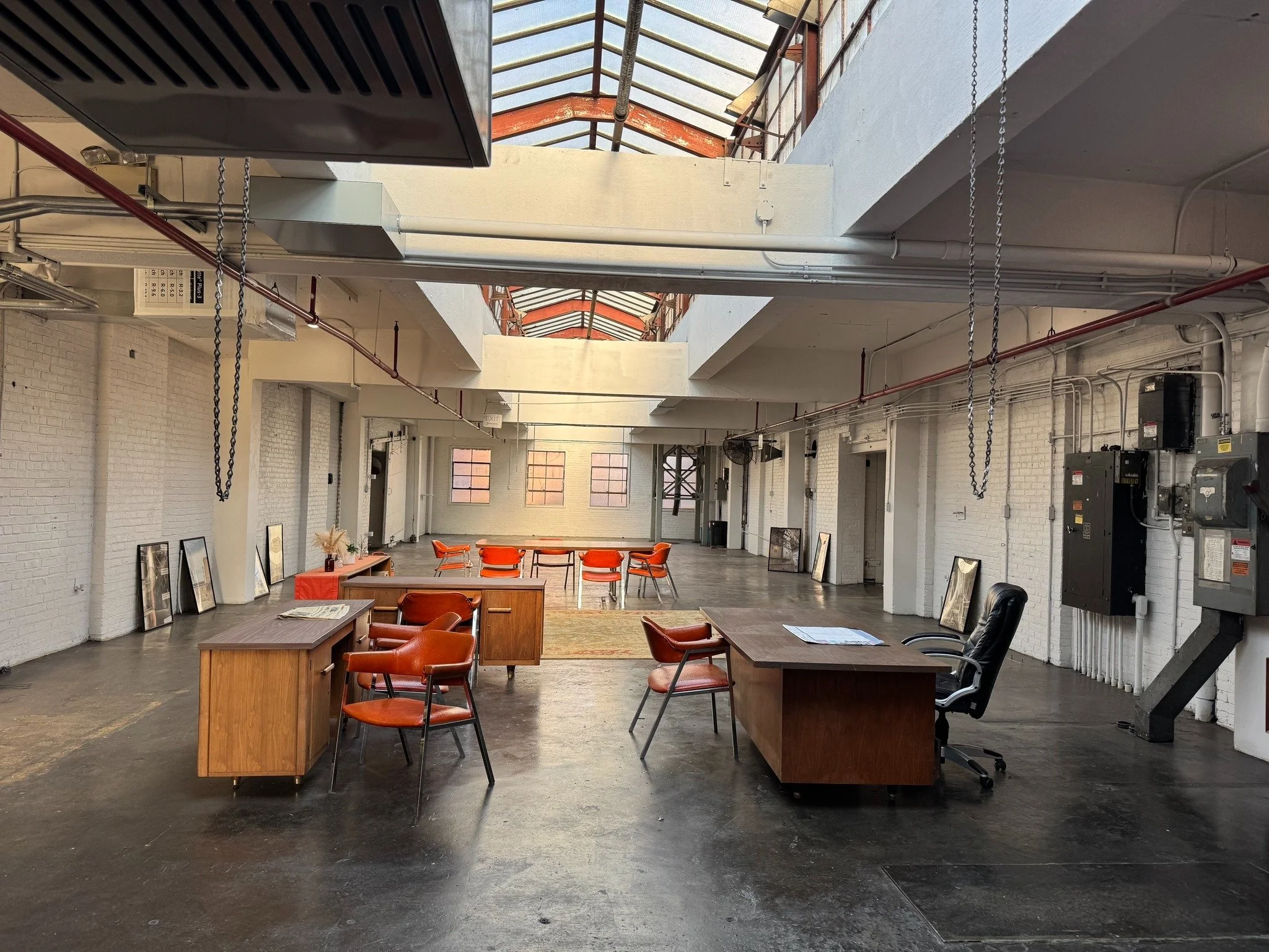 Since no Pennsylvania teams made it to the Big Game, we&rsquo;re focusing on what really matters:
📺 Commercials
🍕 Snacks
📱 Scrolling our Facebook page for availabilities and building events
📧 Email renee@newyorkwireworks.com to schedule a tour.
h