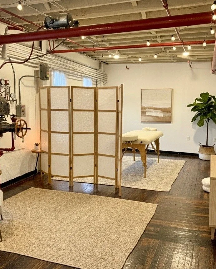 Suite 1203 | 500 Sq. Ft. | Available Now | $550/mo

☀️ Sunlit Studio Space: This 500 square foot sunlit studio is coming available in January 2026 and offers a flexible, welcoming layout with beautiful hardwood floors throughout.

Formerly used as a 