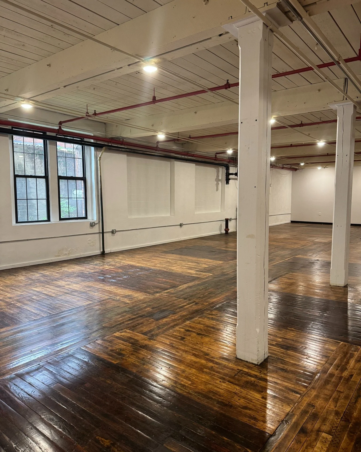 Looking for a spacious, versatile environment to scale your operations? 

Suite 2103 offers 2,745 sq. ft. of premium first-floor space designed for businesses that value both form and function.

Characterized by stunning hardwood floors and abundant 
