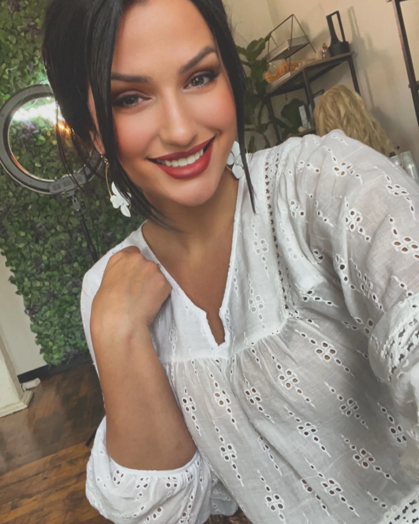 🏠 Tenant Spotlight: Brittany Janine // Suite 2201
The New York Wire Works is full of hidden gems, and Suite 2201 is officially where the magic happens! ✨ Meet Brittany Janine, the creative force behind Brittany Janine - MUA - Beauty Call  who is bri