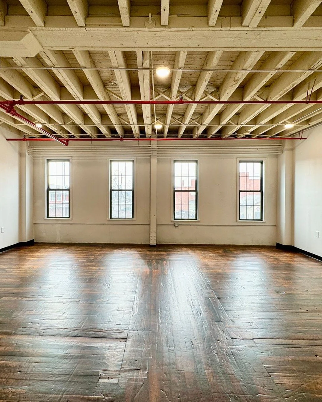 ✨ ✨ AVAILABLE NOW: Your Next Creative Sanctuary! ✨ ✨

Looking for the perfect spot to elevate your business, studio, or brand? Suite 1206 at New York Wire Works has officially hit the market, and it is a creative's dream come true!

📐 Space: 550 Sq.