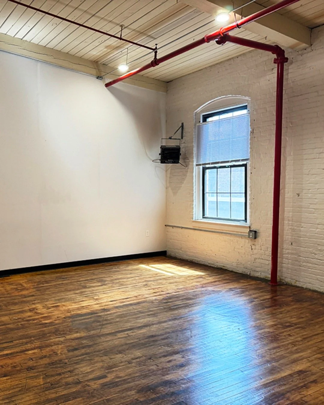 Are you ready to finally build that dream business, launch that creative studio, or upgrade your professional workspace? This isn&rsquo;t just an office&mdash;it&rsquo;s the perfect blank canvas waiting for your vision to bring it to life. 🎨🏢

Loca