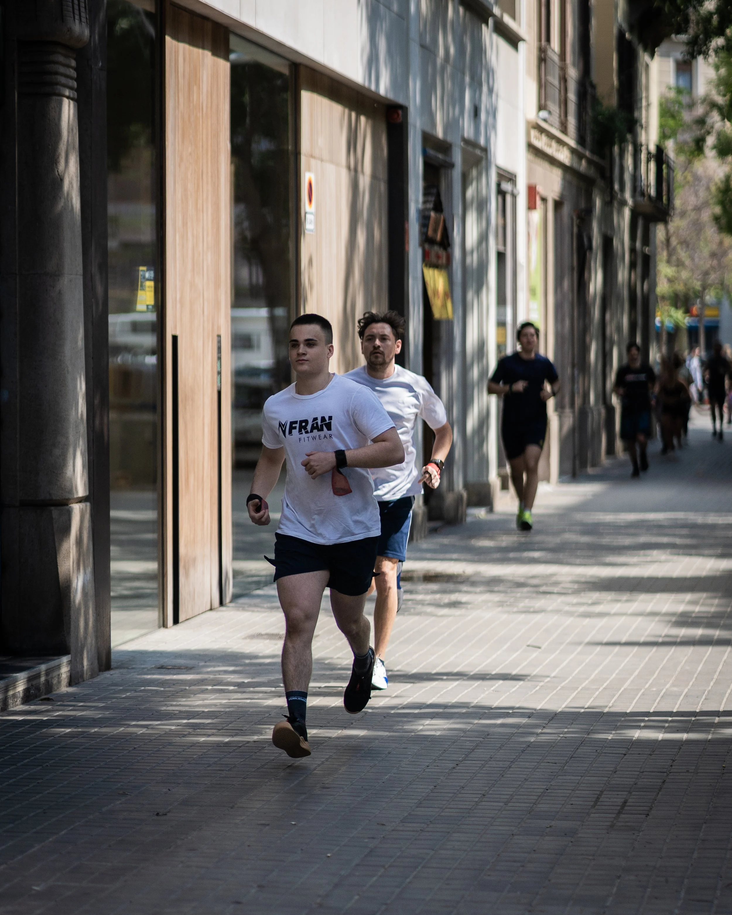 Cómo Entrenar CrossFit te Prepara para Hyrox