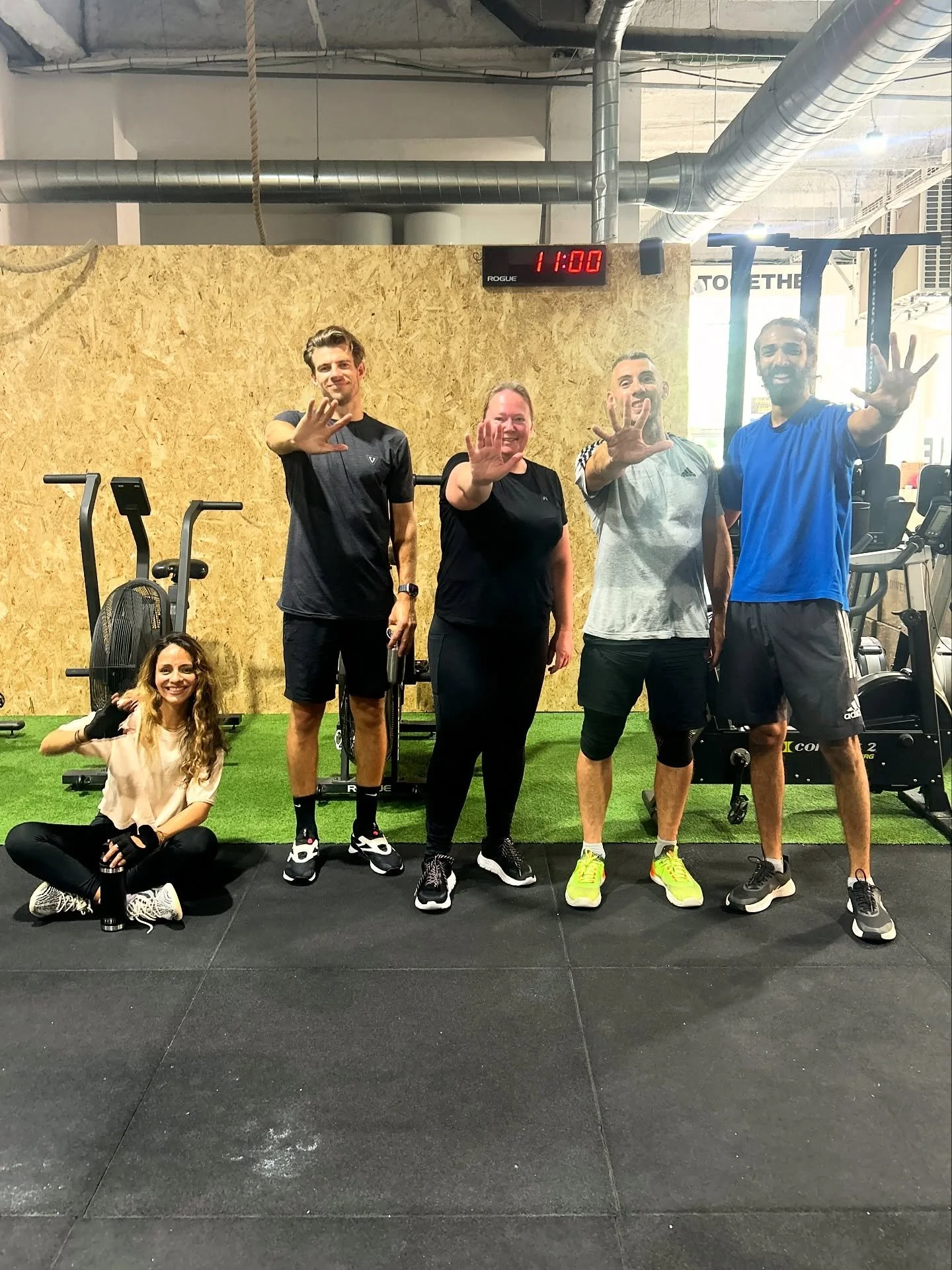 5 out of 5 👉🏼 5 miembros 5 PRs 🚀

La progra puede ser buena 👍🏼
El coaching puede ser de calidad 👍🏼

👉🏼 Pero la consistencia que han ense&ntilde;ado hace toda la diferencia ☝🏼 El m&eacute;rito es vuestro:

Emilia 56kg 🔔 
Daniel 145kg 🔔
Hil